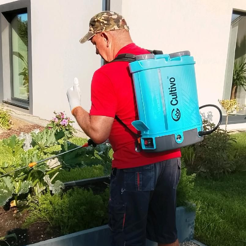 Akumulátorový postřikovač Cultivo 16 l s krytem fotografie realizace 4