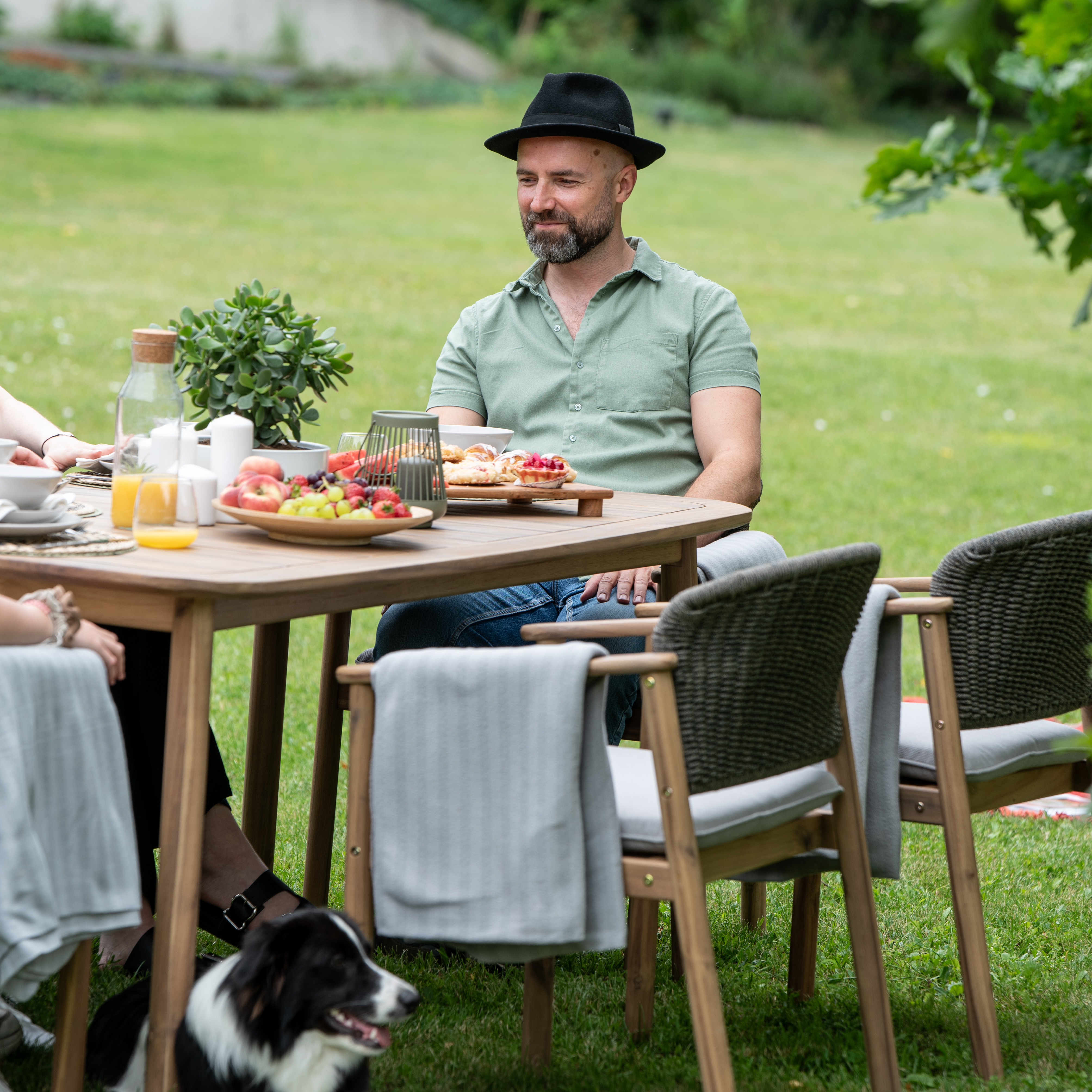 Zahradní jídelní set Furrore DOVER 6+1 z akácie fotografie realizace 6