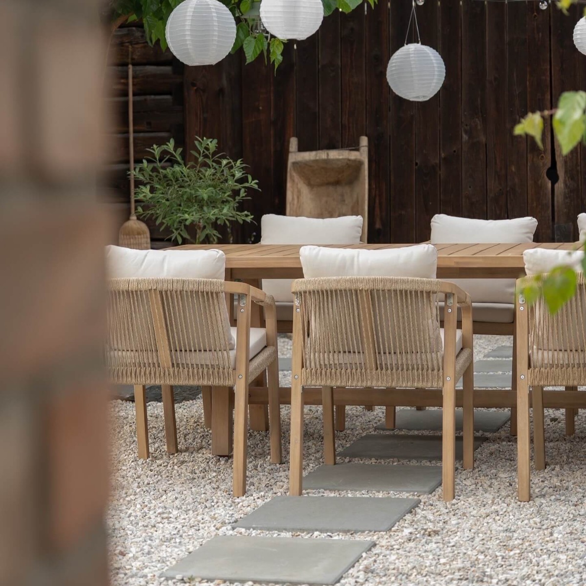 Zahradní jídelní set Furrore MARIGOLD 8+1 z akácie fotografie realizace 1