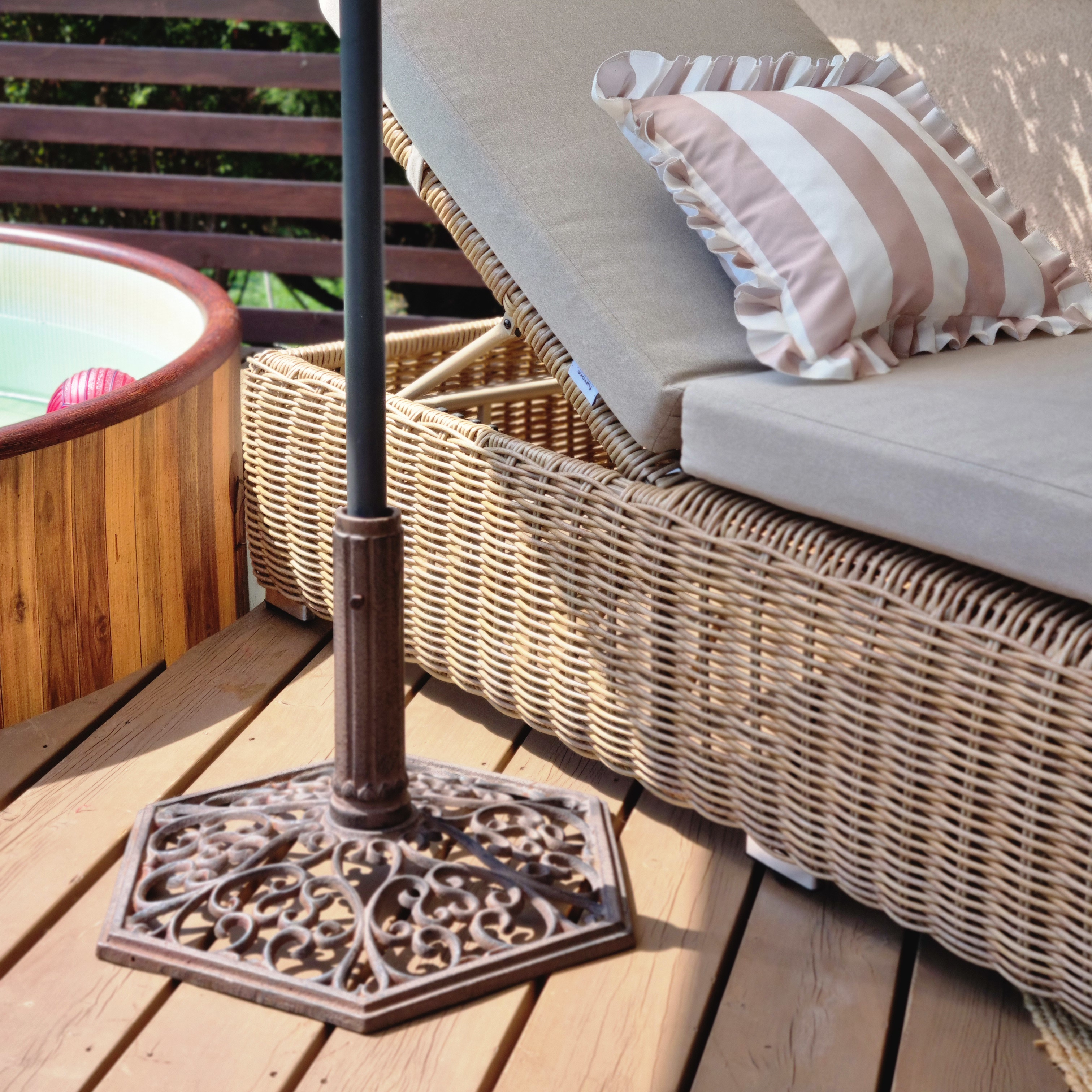Zahradní slunečník Bjørkka MOOREA 3m Beige fotografie realizace 2