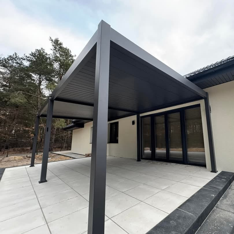 Hliníková bioklimatická pergola Gutroof ELEGANCE 3x6 m fotografie realizace 1