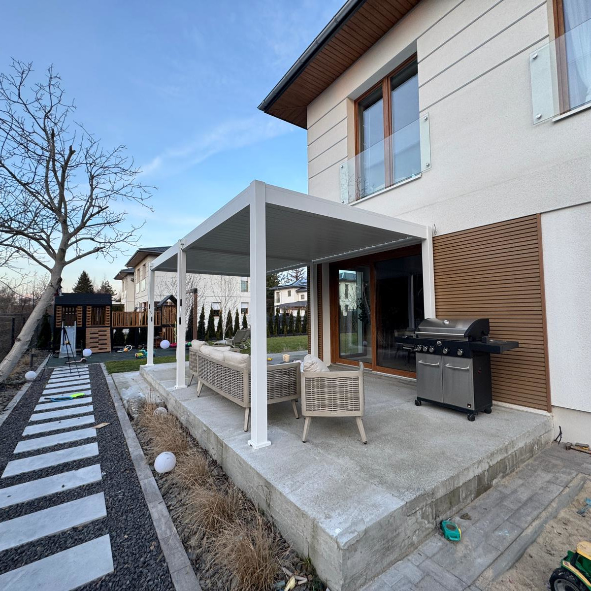 Hliníková pergola Gutroof ELEGANCE 3x6 m bílá fotografie realizace 2
