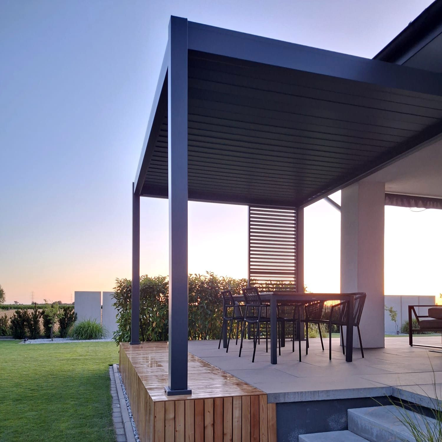Hliníková pergola Gutroof ELEGANCE AUTOMATIC 3x4 m s LED fotografie realizace 1