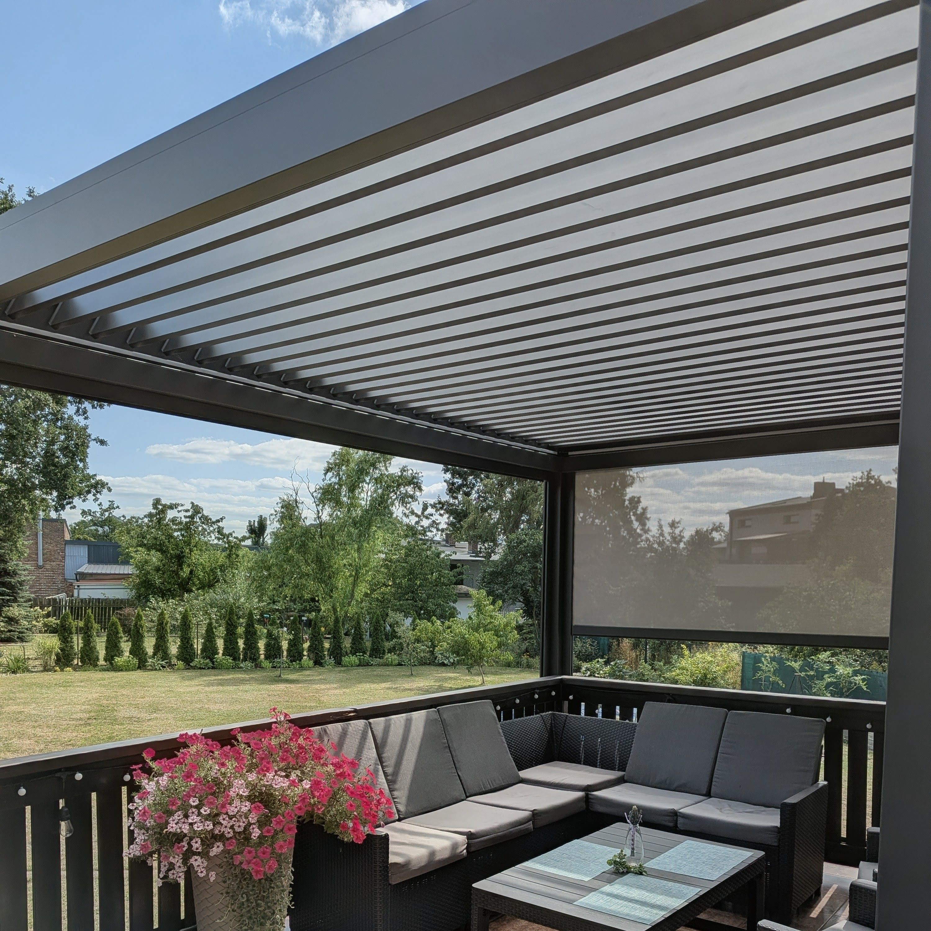 Hliníková pergola Gutroof ELEGANCE AUTOMATIC 3x4 m s LED fotografie realizace 5