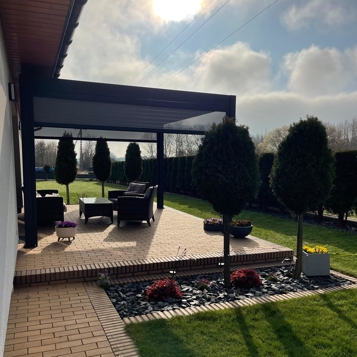 Hliníková pergola Gutroof DELUXE 3,6x4 m antracit fotografie realizace 4
