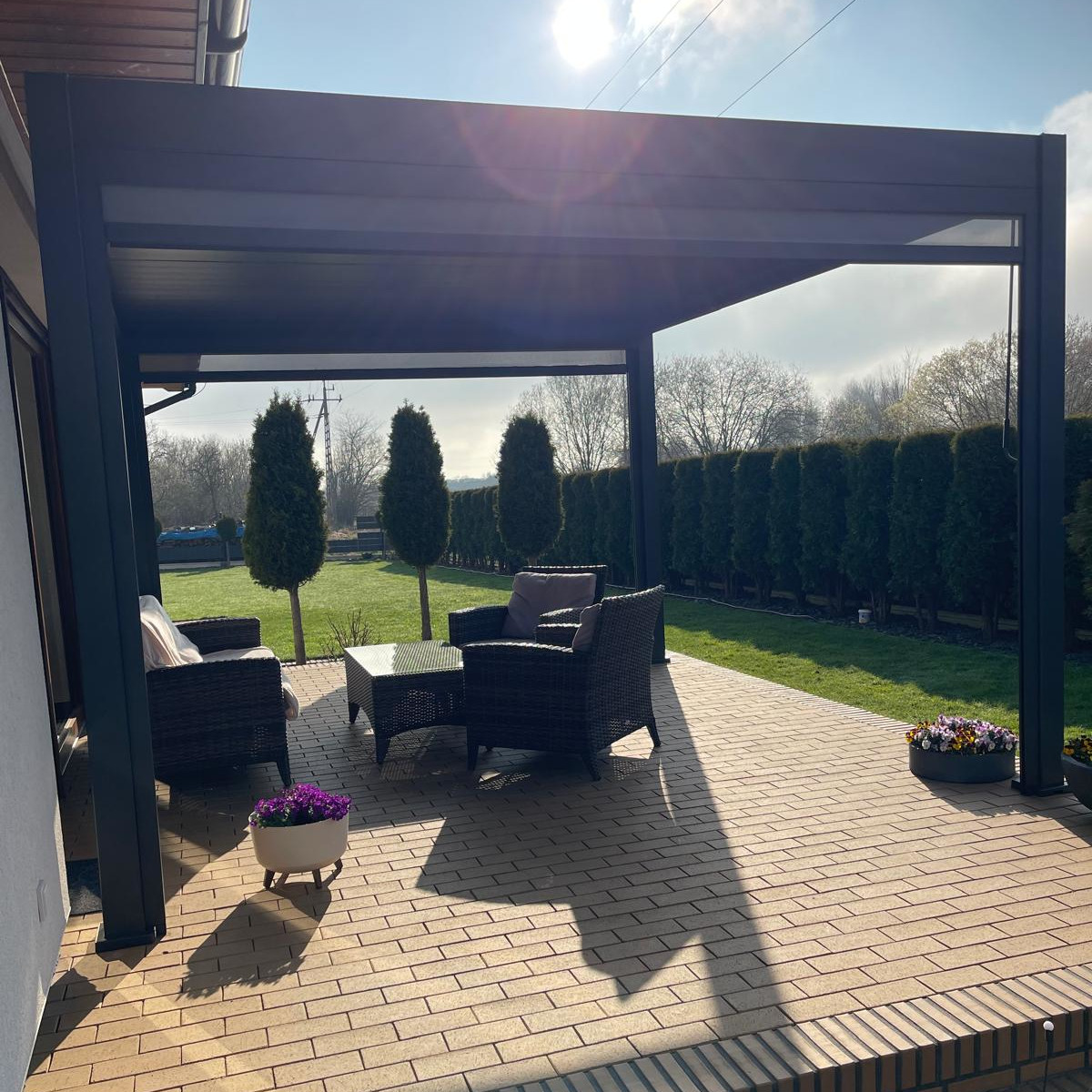 Hliníková pergola Gutroof DELUXE 3,6x4 m antracit fotografie realizace 6