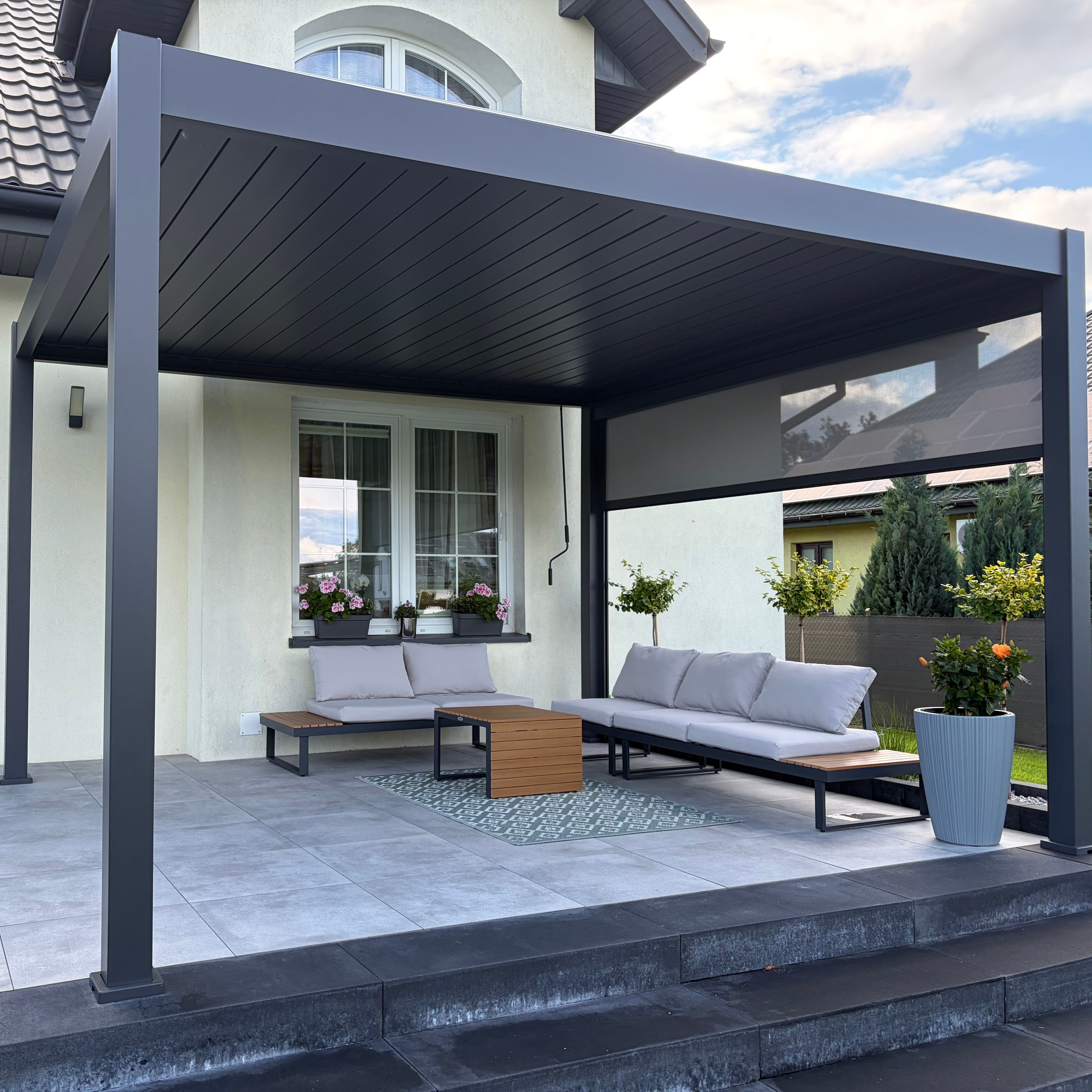 Hliníková pergola Gutroof DELUXE 3,6x4 m antracit fotografie realizace 6