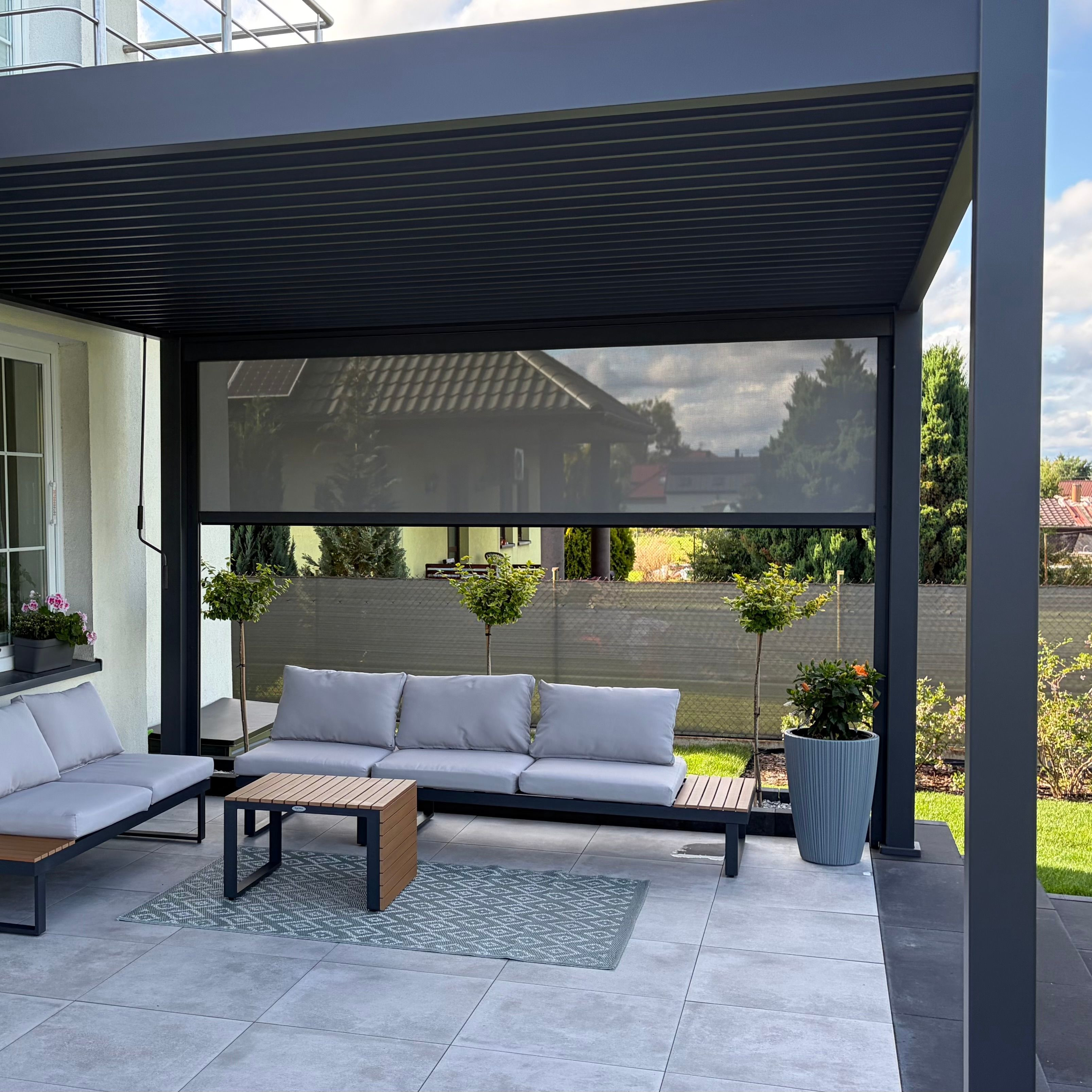 Hliníková pergola Gutroof DELUXE 3,6x4 m antracit fotografie realizace 8
