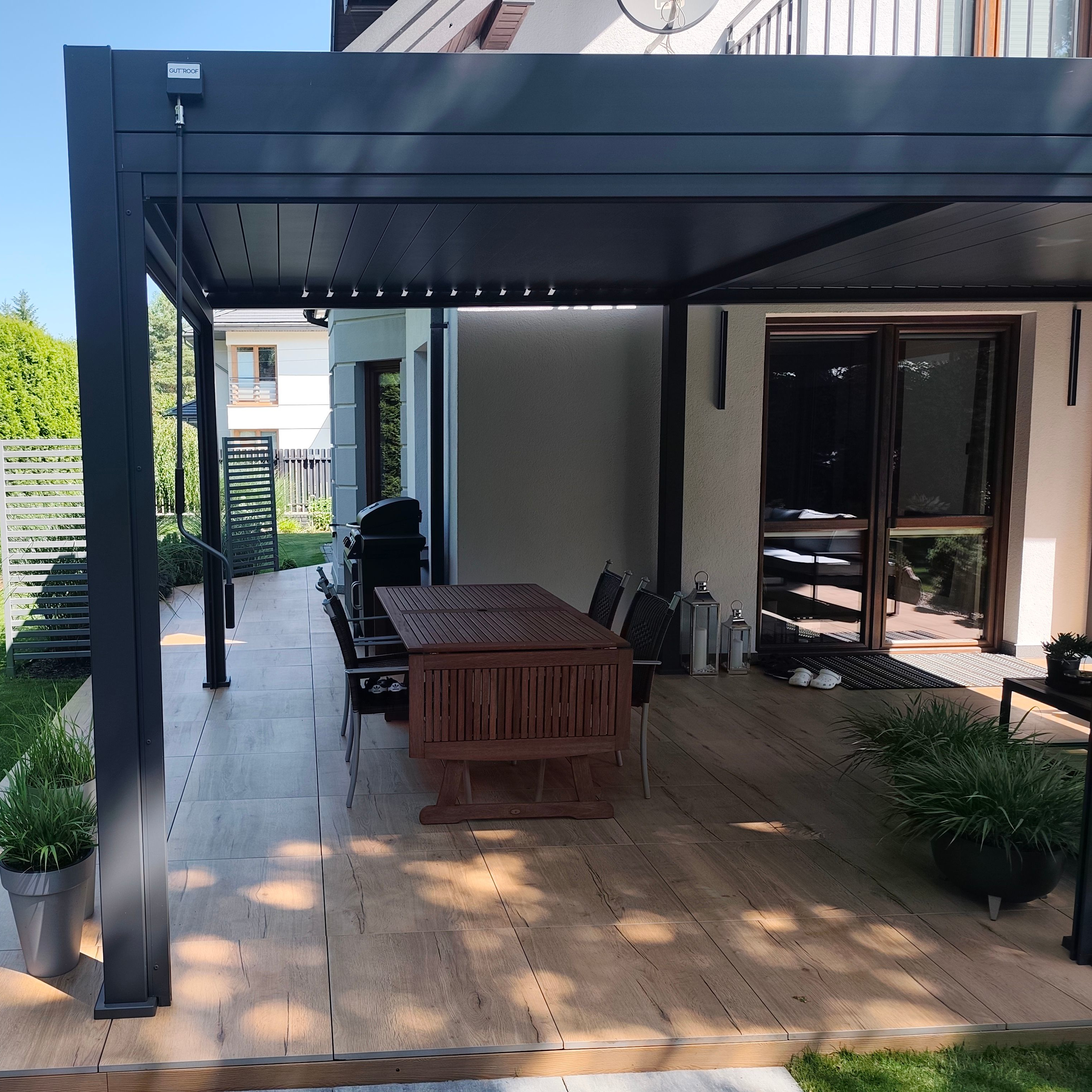 Hliníková pergola Gutroof DELUXE 3,6x6 m antracit fotografie realizace 4