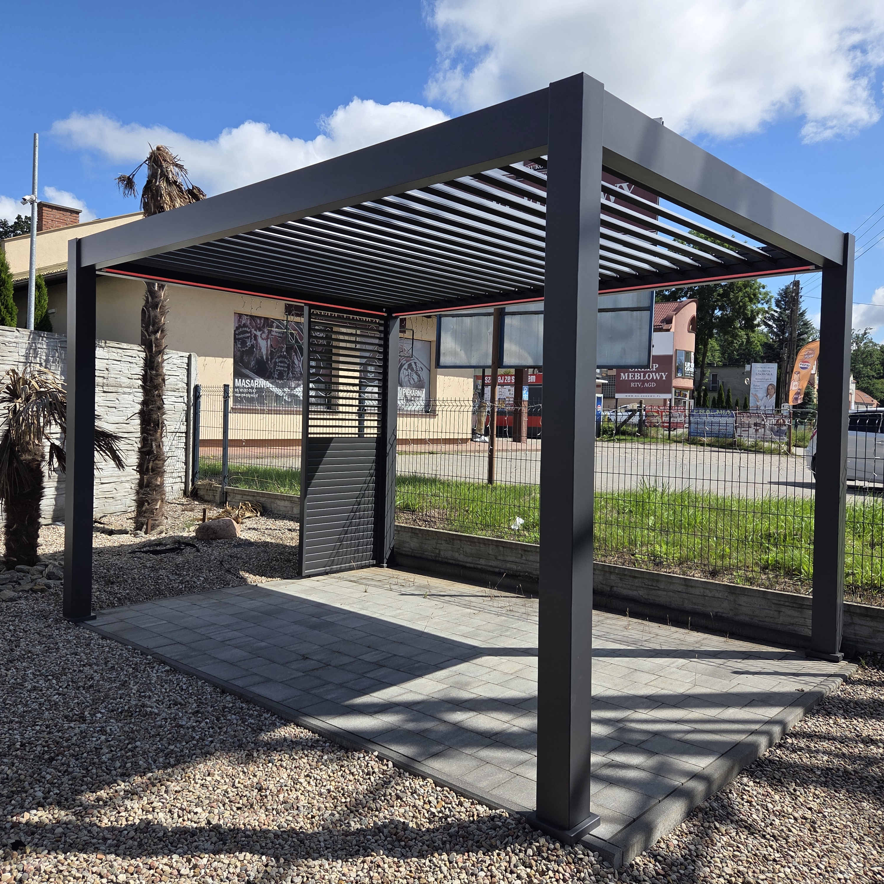 Hliníková pergola Gutroof DELUXE PRO 3x4 m s LED, antracit fotografie realizace 2