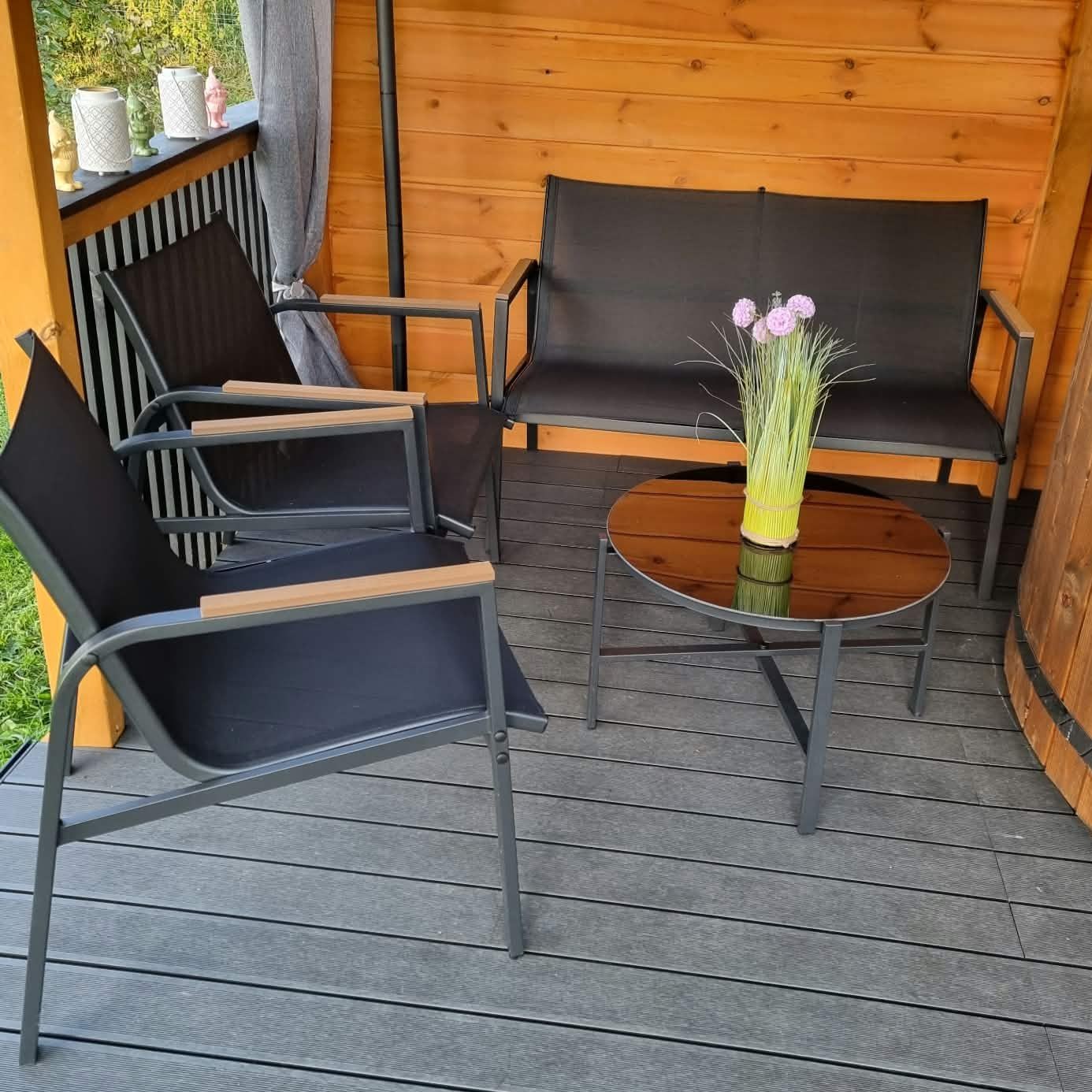 Kovová zahradní sestava Bjørkka MANGO CAFFE Black fotografie realizace 10