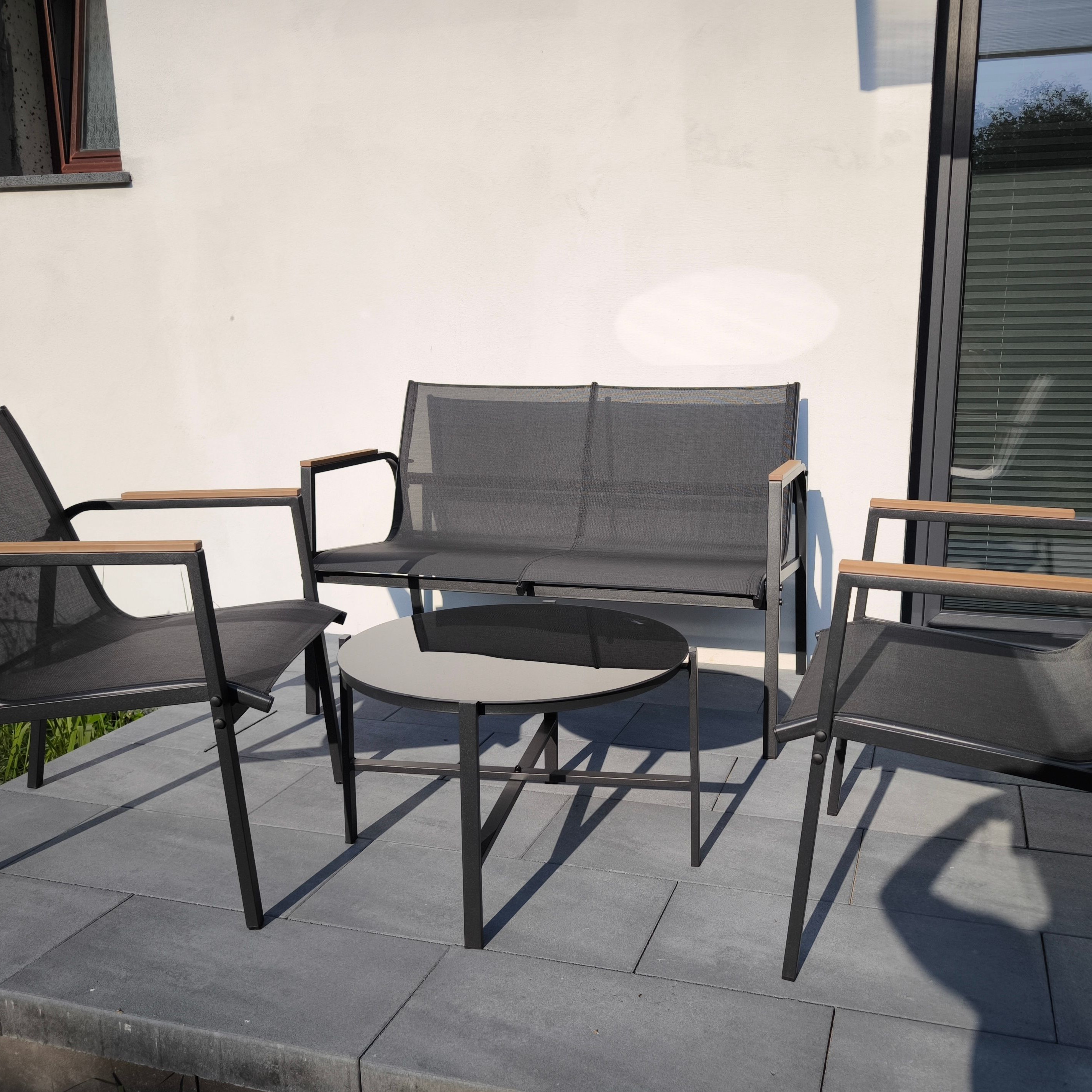 Kovová zahradní sestava Bjørkka MANGO CAFFE Black fotografie realizace 7