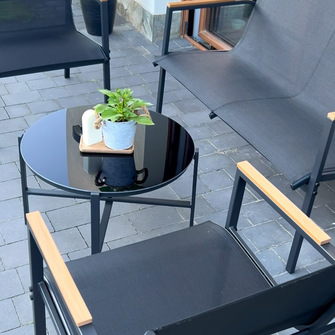 Kovová zahradní sestava Bjørkka MANGO CAFFE Black fotografie realizace 8
