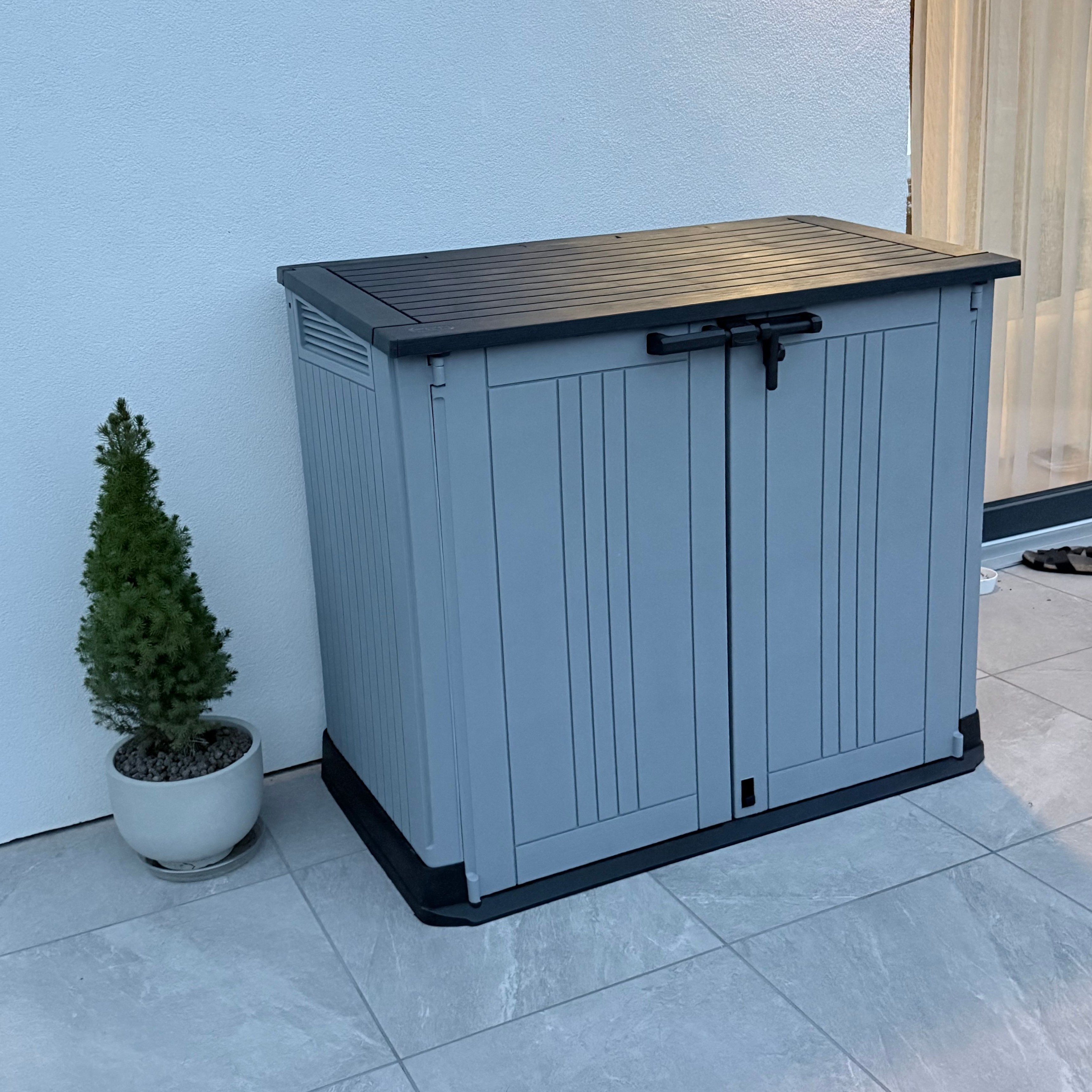 Zahradní úložný box Keter Store It Out Midi Prime fotografie realizace 1
