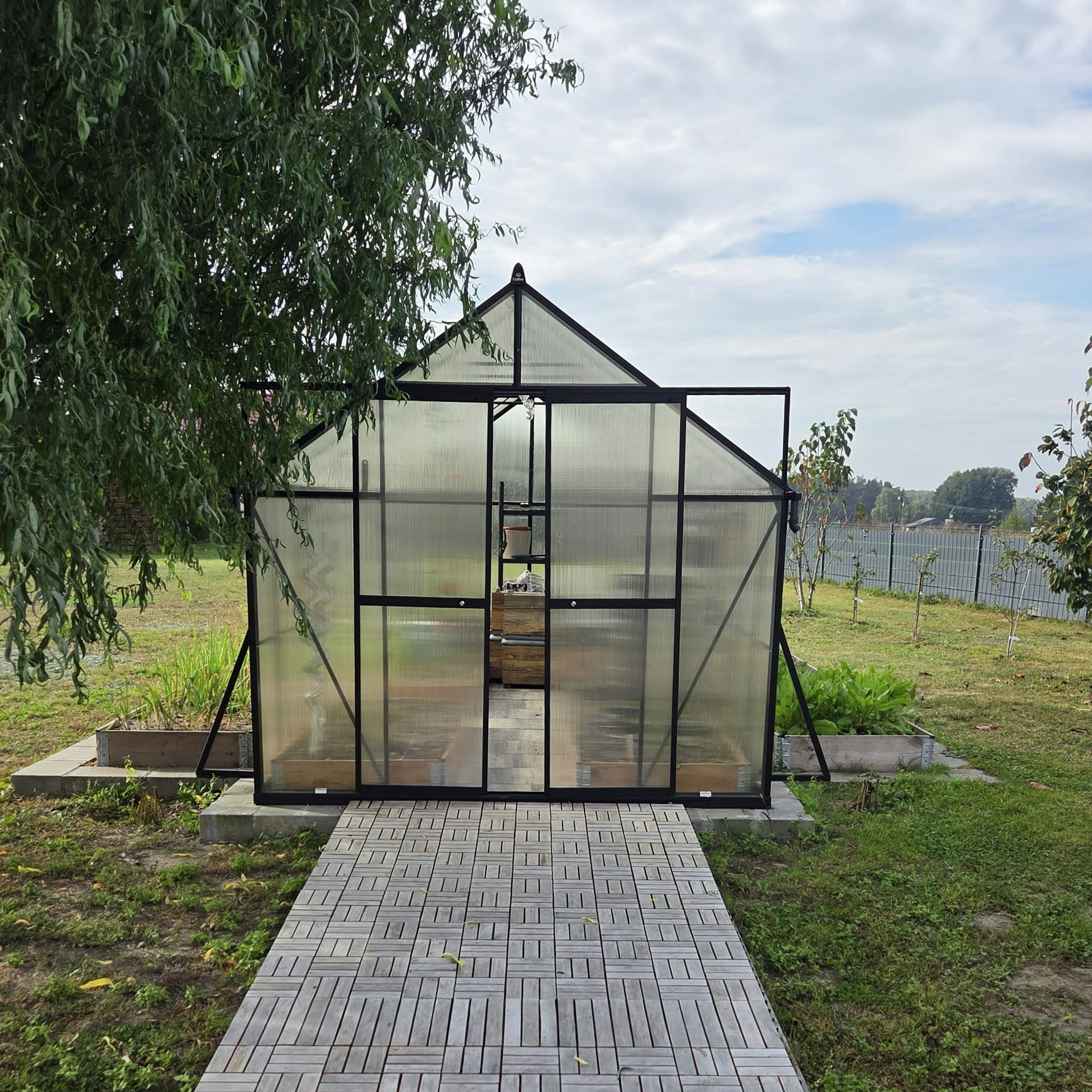 Polykarbonátový skleník Cultivo Slide-In 244x490 cm černý fotografie realizace 28