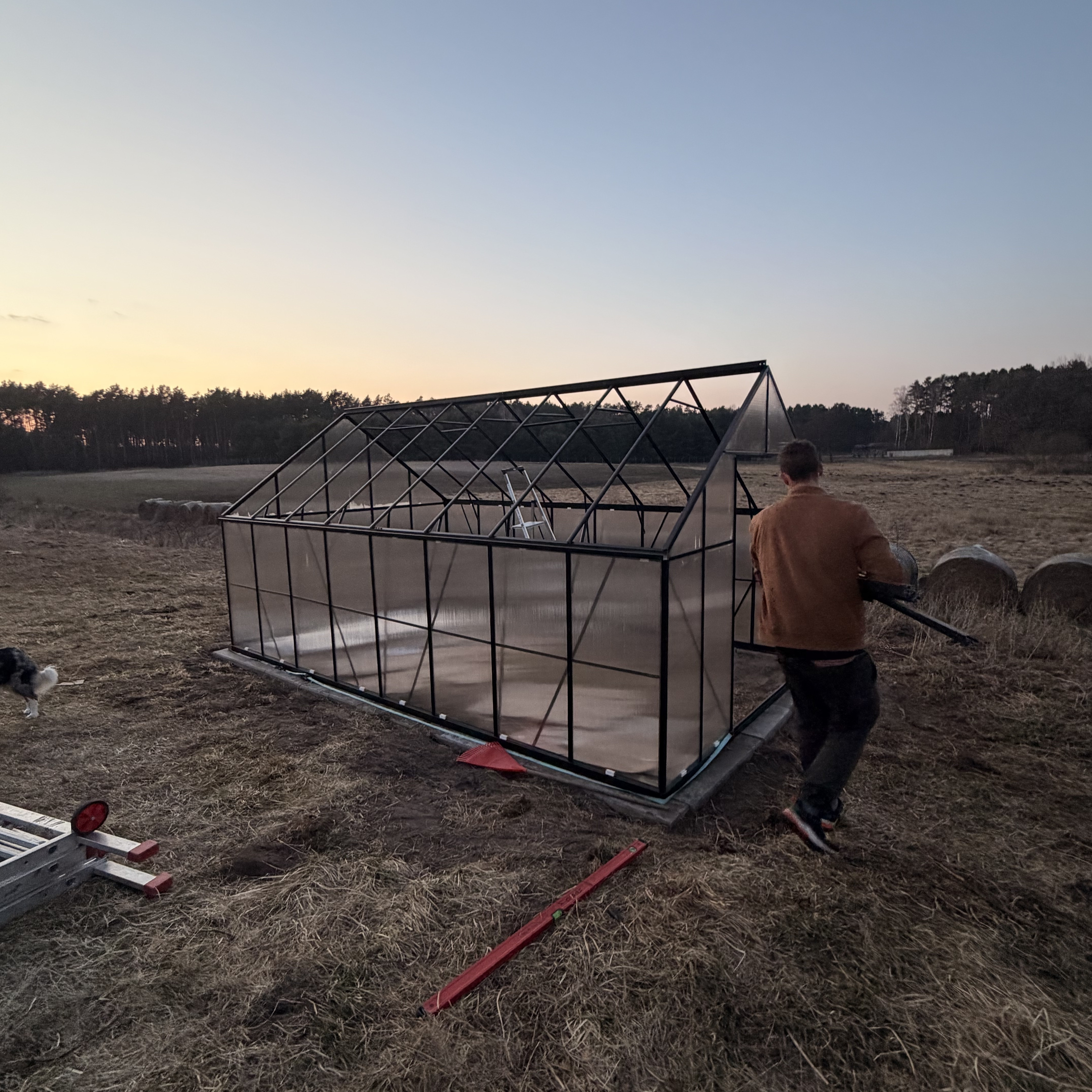 Polykarbonátový skleník Cultivo Slide-In 305x489 cm černý fotografie realizace 13