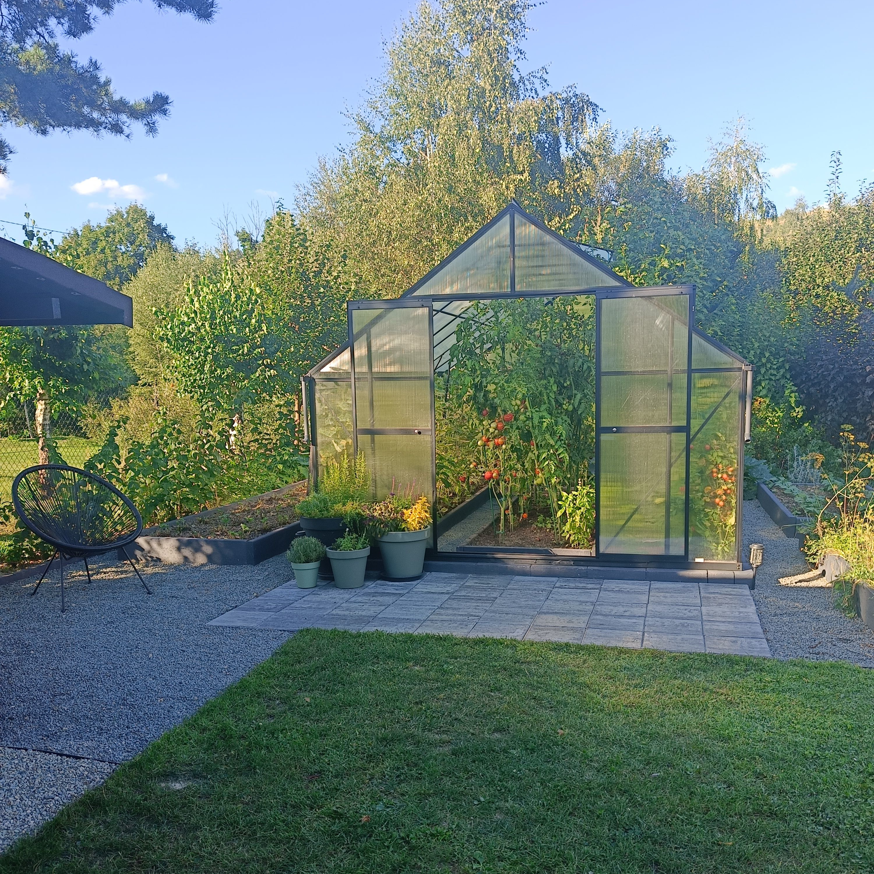Polykarbonátový skleník Cultivo Slide-In 305x489 cm černý fotografie realizace 3