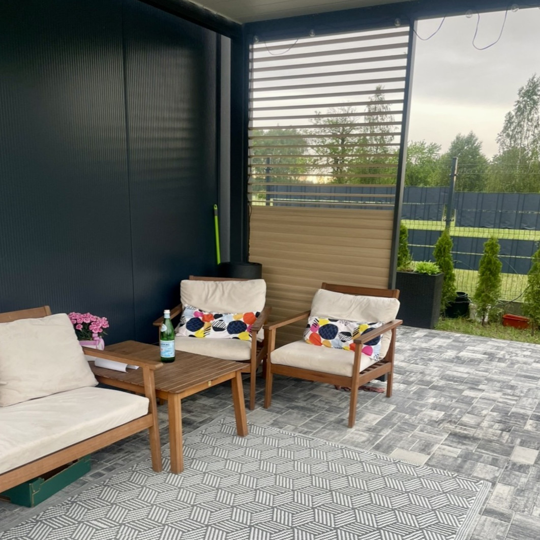 Lamelyový panel pro pergoly ELEGANCE/DELUXE/FUSION 1,3 m Woodgrain - Gutroof fotografie realizace 3
