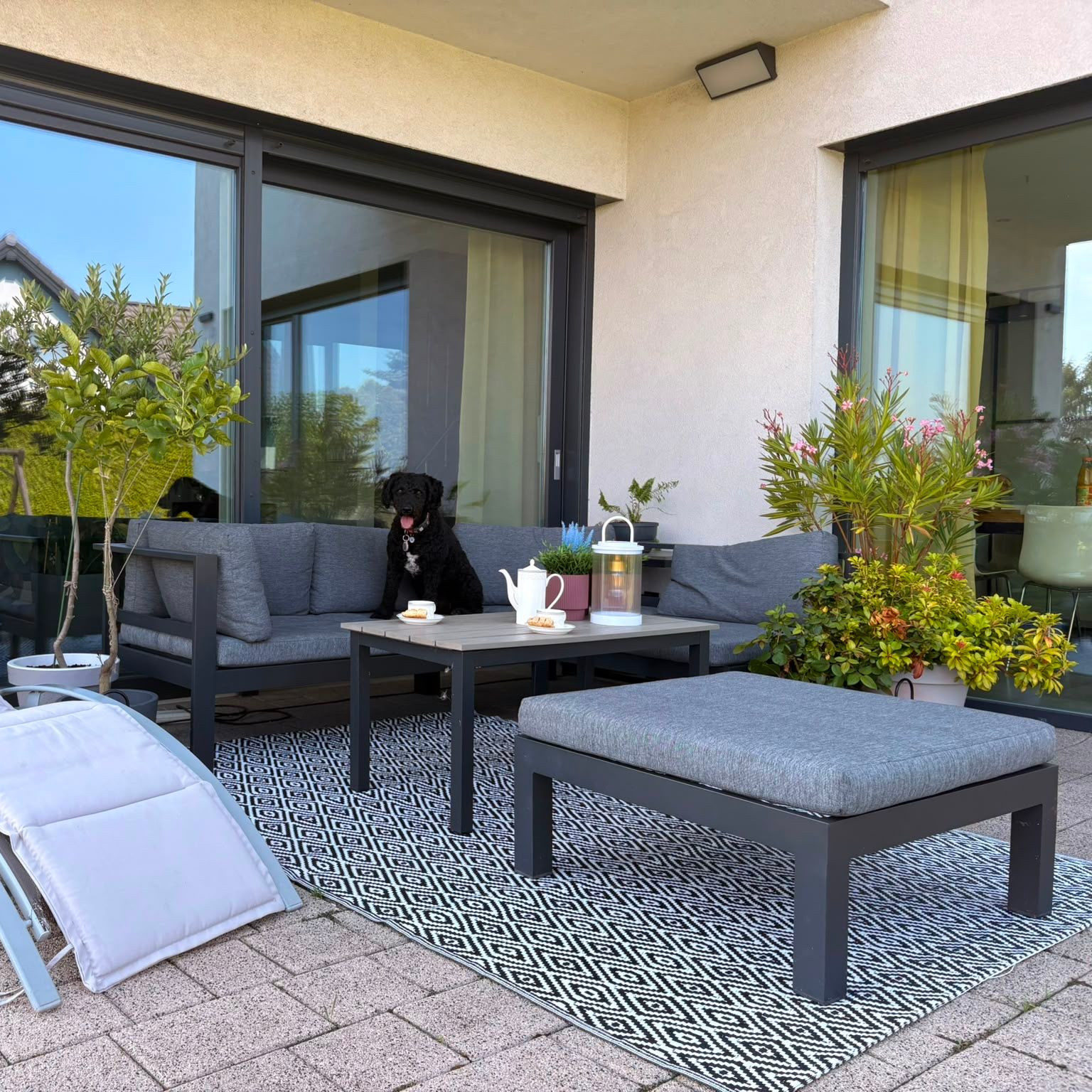 Balkonový koberec Black 160x230cm - MOODME fotografie realizace 1
