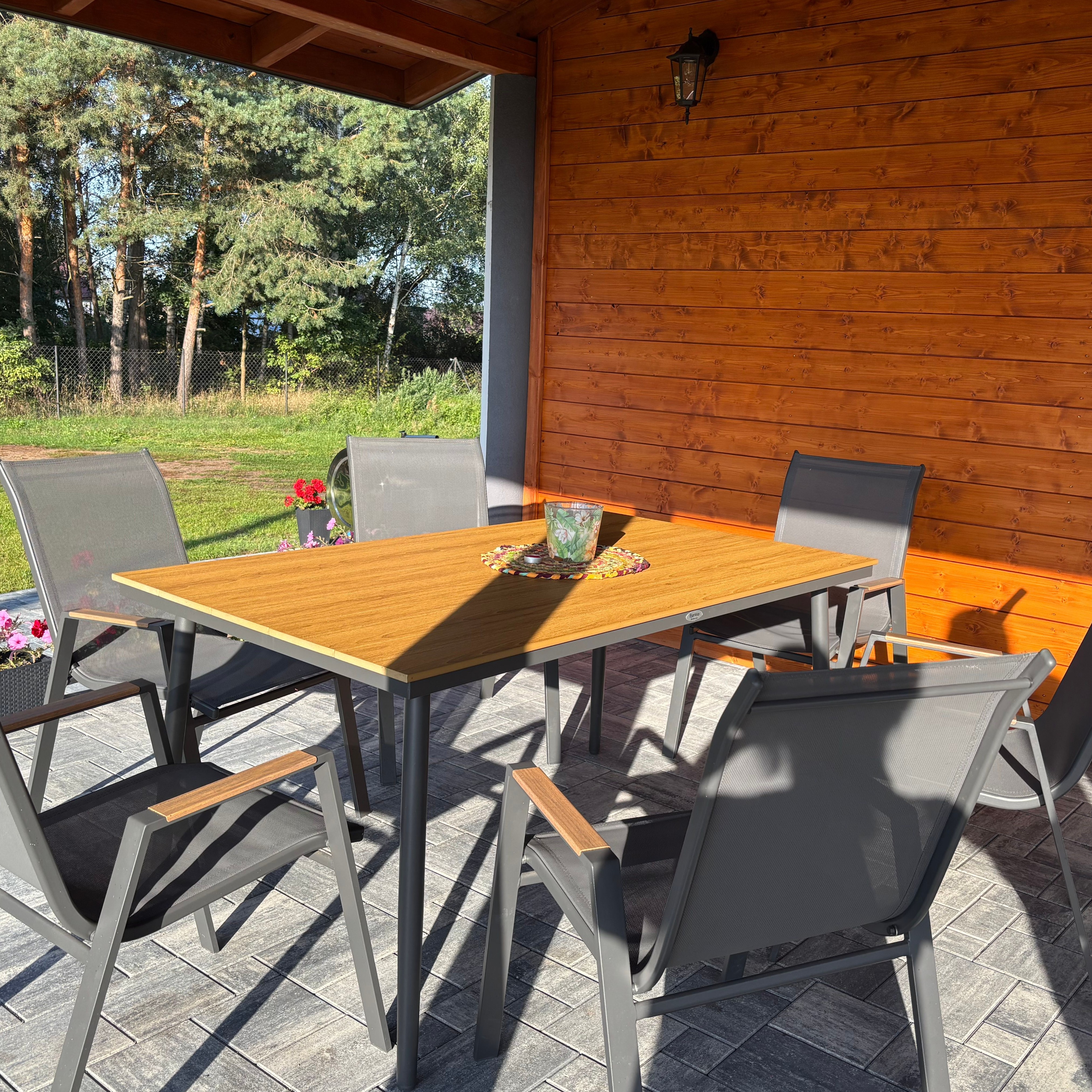 Jídelní set NOVA DINING 6+1 Dark Grey - Bjørkka fotografie realizace 2