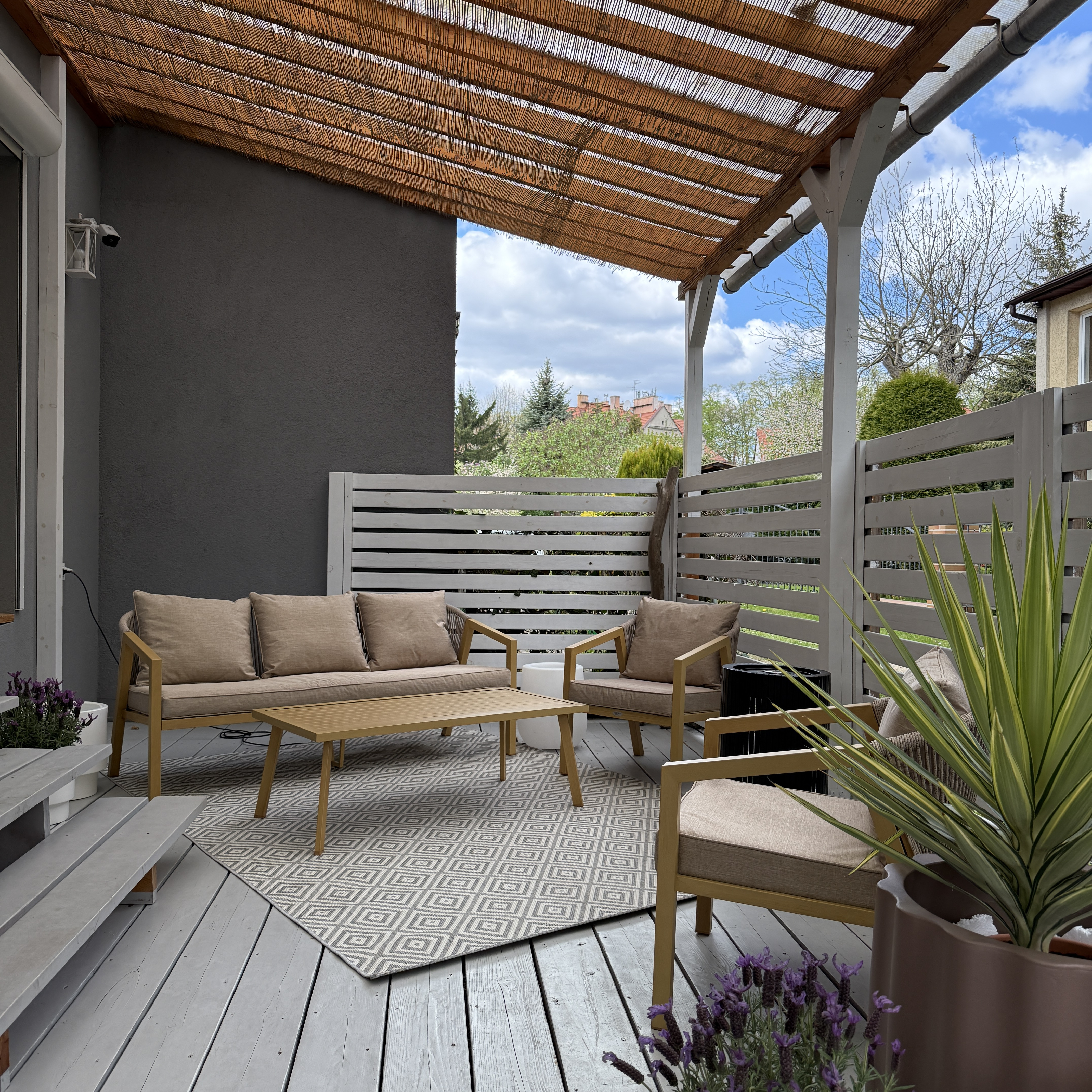 Zahradní set LOARA CAFFE MAX WOOD LOOK - Bjørkka fotografie realizace 5