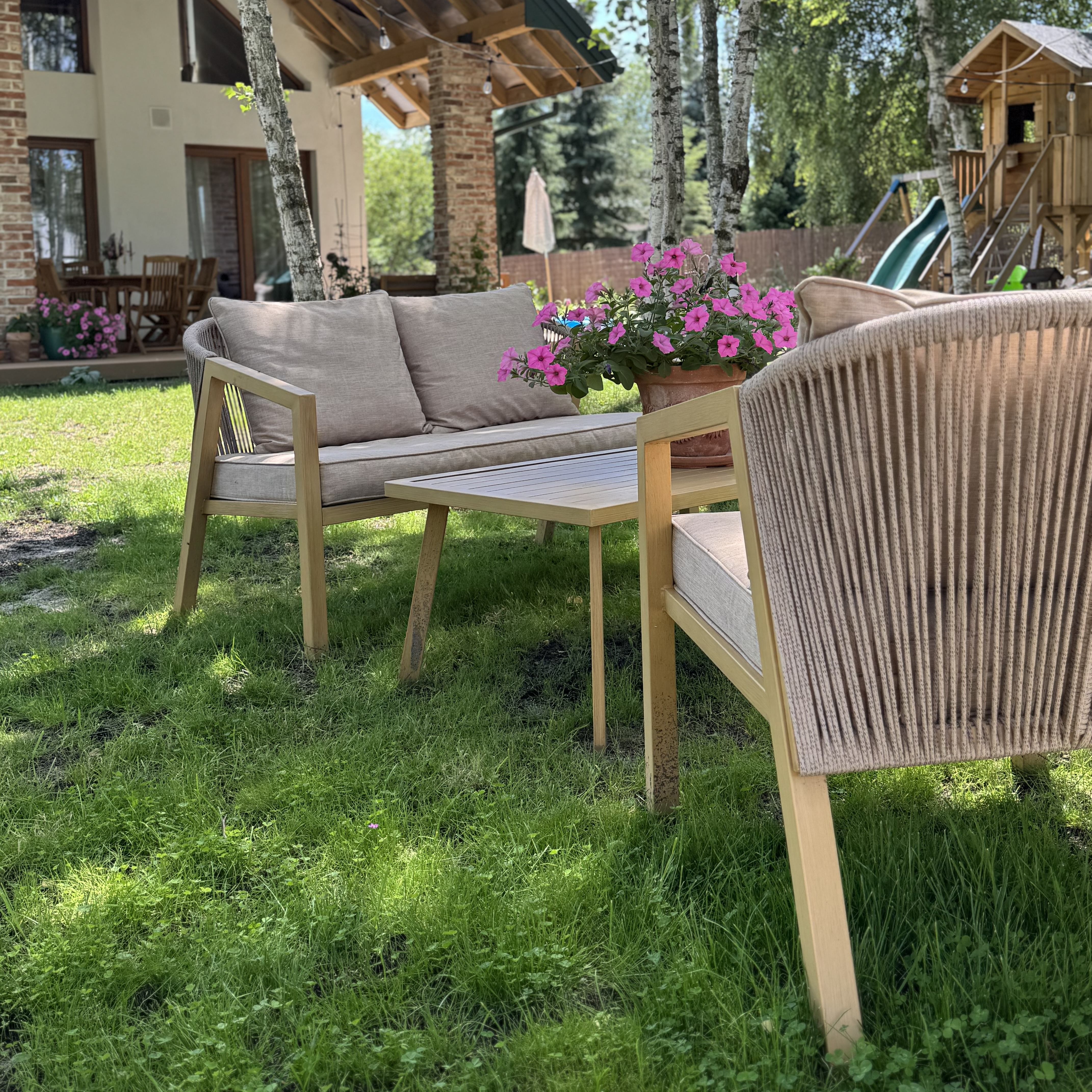 Terasaová sestava LOARA CAFFE WOOD LOOK - Bjørkka fotografie realizace 1