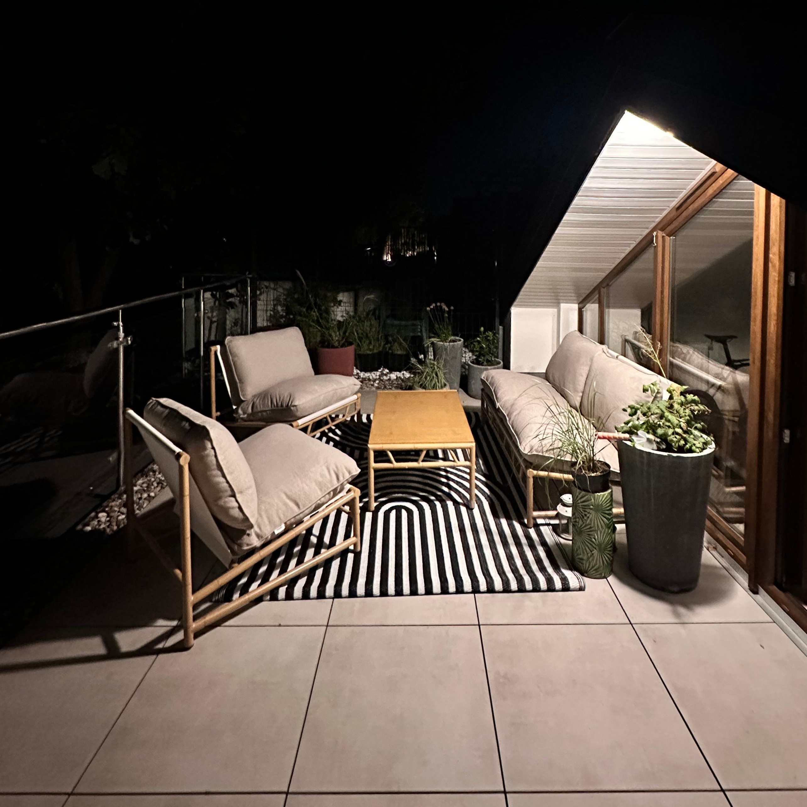 Zahradní sestava MAKANI CAFFE Grey/Beige - Bjørkka fotografie realizace 3