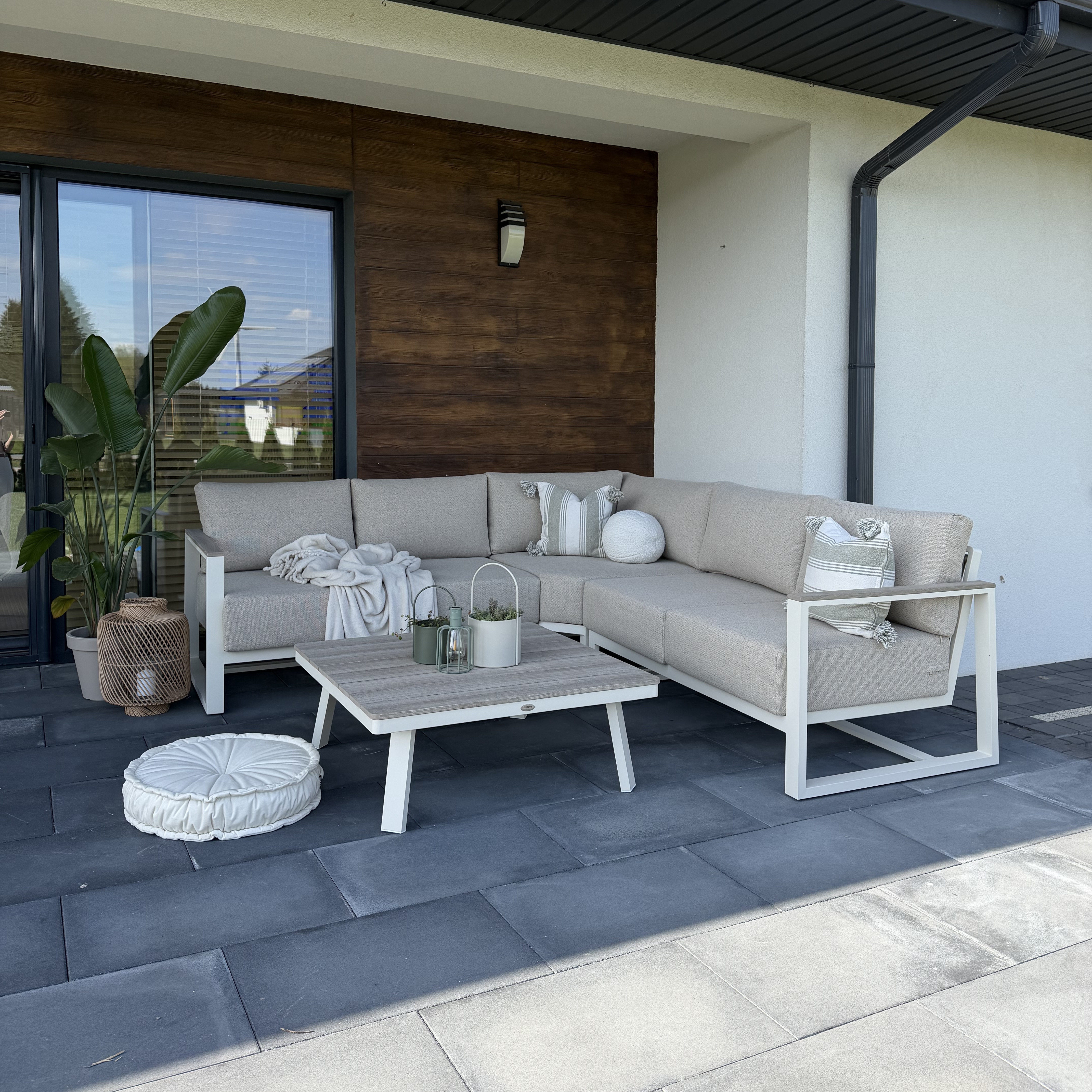 Rohová sedací souprava STELVIO CAFFE Beige - FURRORE fotografie realizace 2