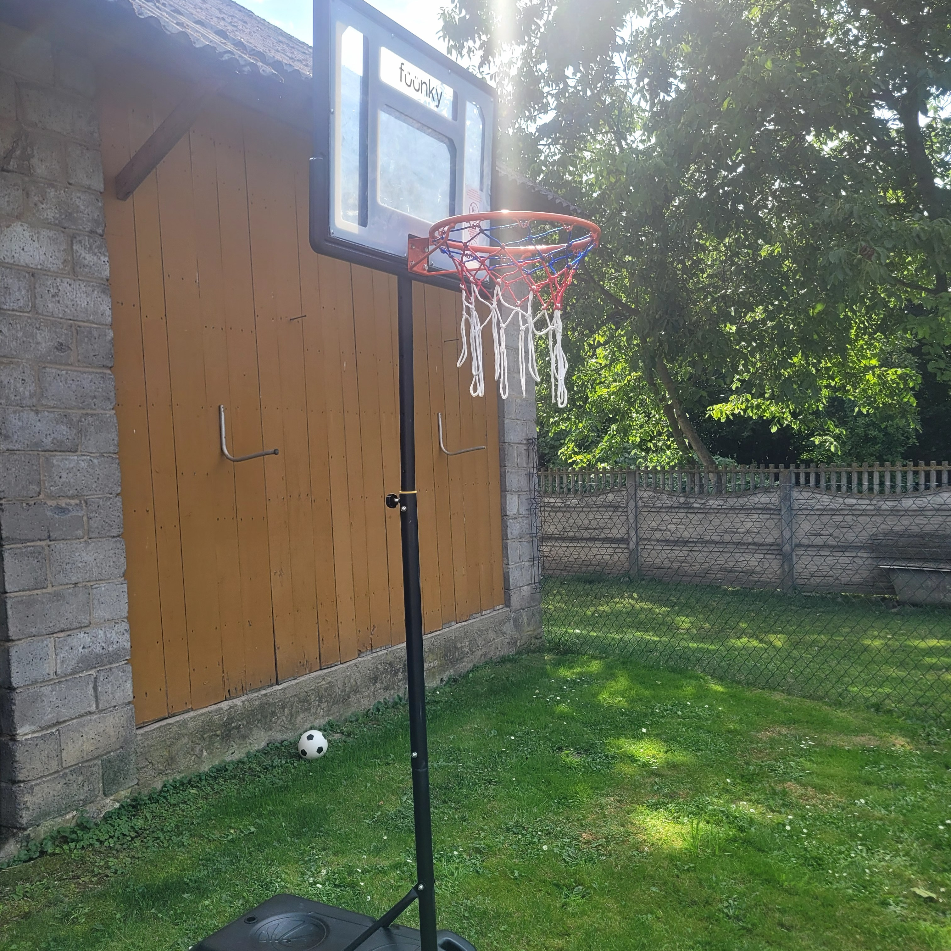 Mobilní basketbalový koš 150-210 cm - Fuunky fotografie realizace 2