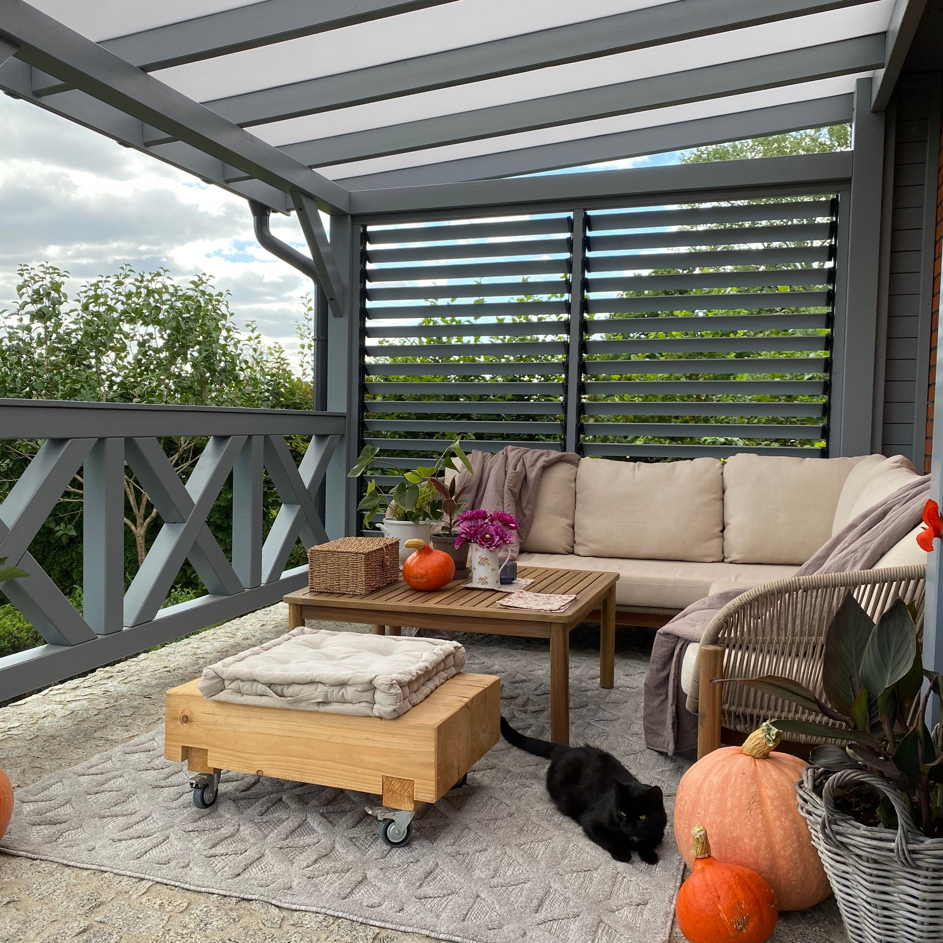 Zahradní rohová sedací souprava BERGEN Acacia wood - Bjørkka fotografie realizace 1