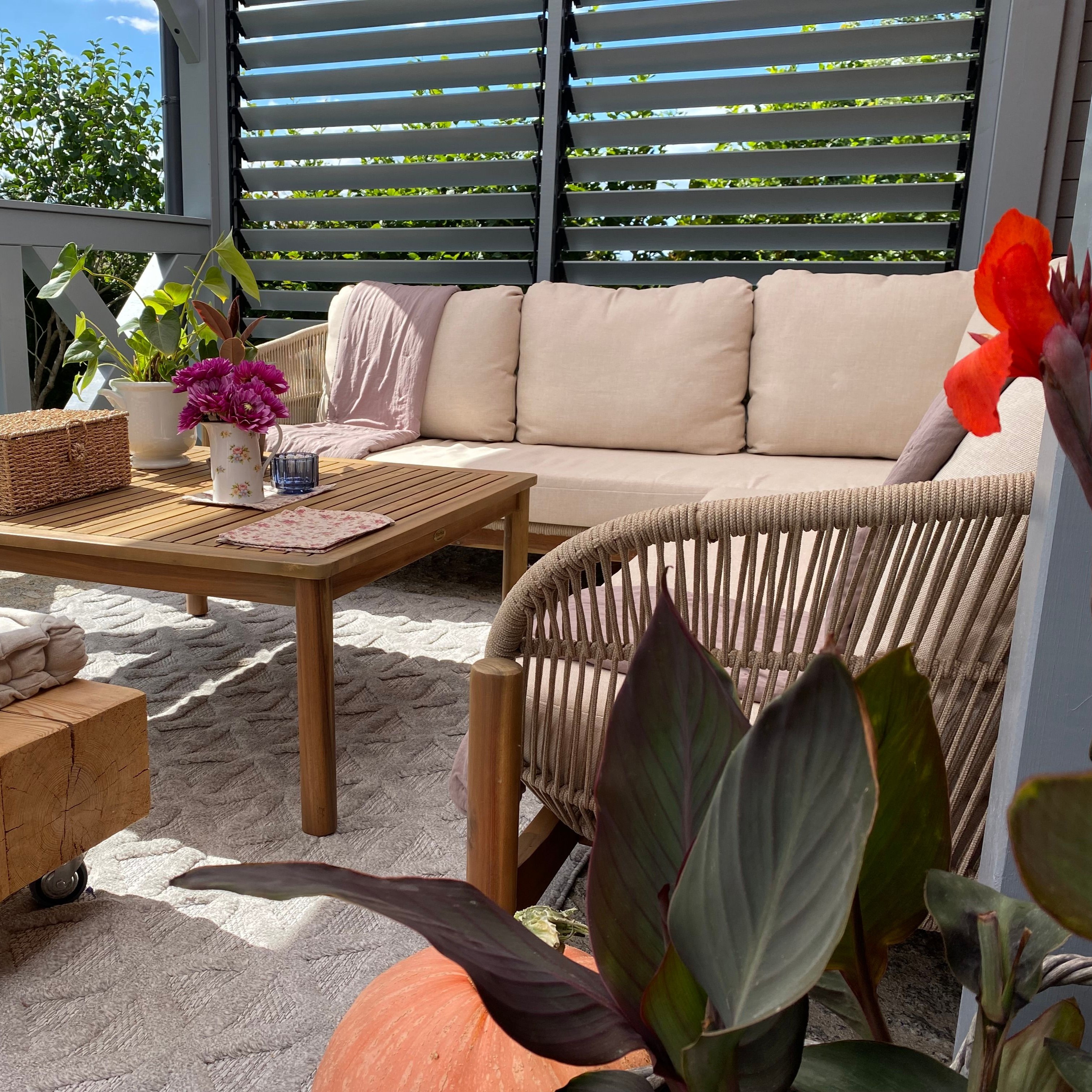 Zahradní rohová sedací souprava BERGEN Acacia wood - Bjørkka fotografie realizace 6