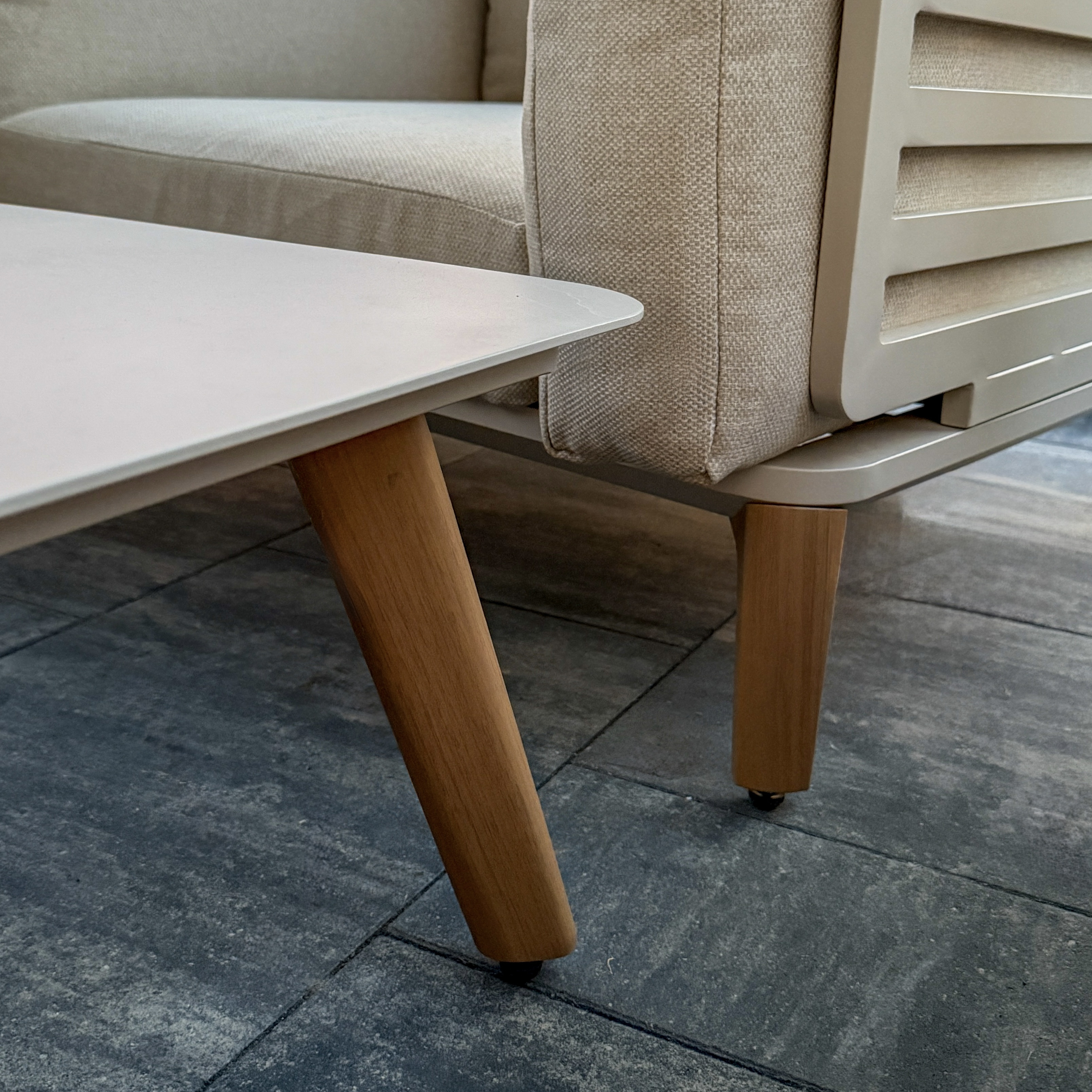Polohovací zahradní sestava RADISSON CAFFE Beige - Furrore fotografie realizace 1