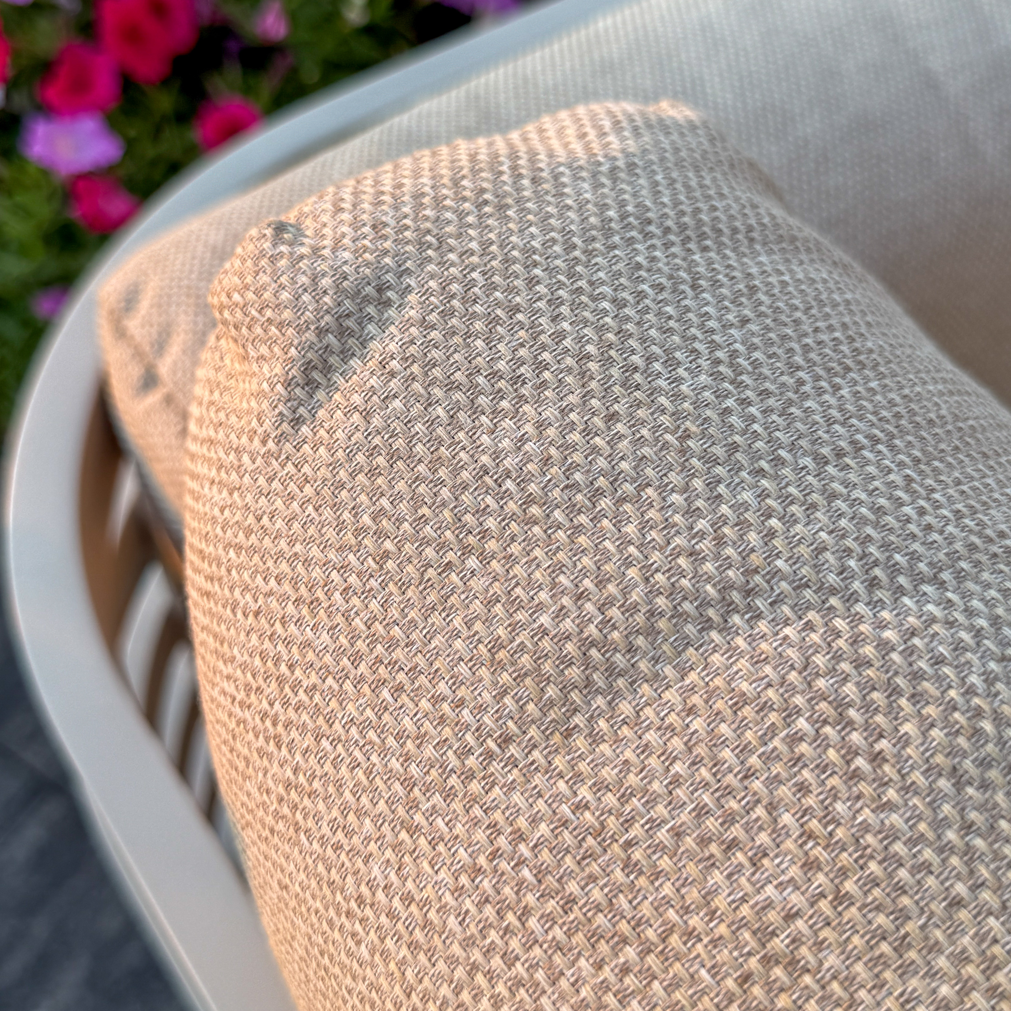 Polohovací zahradní sestava RADISSON CAFFE Beige - Furrore fotografie realizace 4