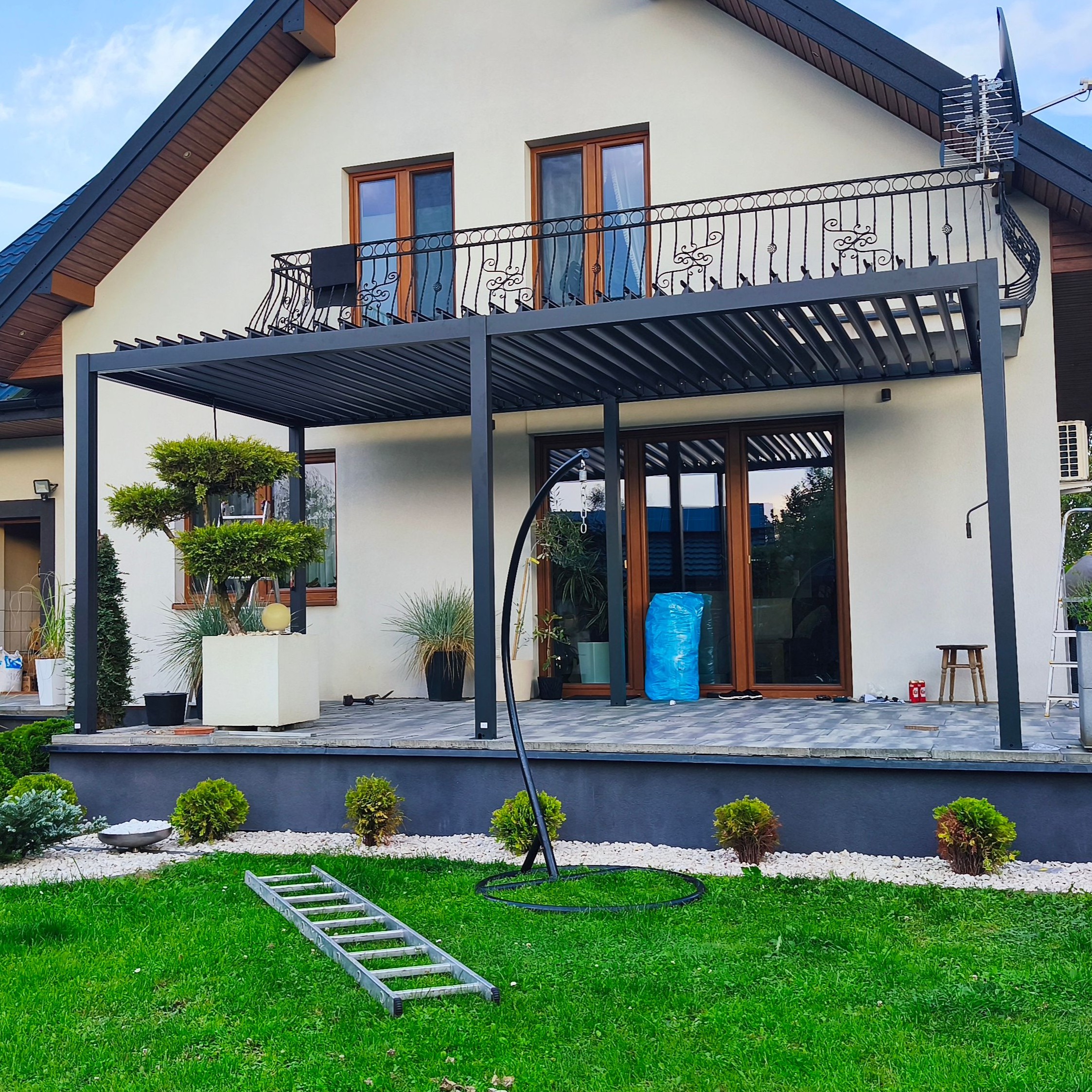 Zahradní pergola PRIMARY 3x5.8 antracitová - Gutroof fotografie realizace 12