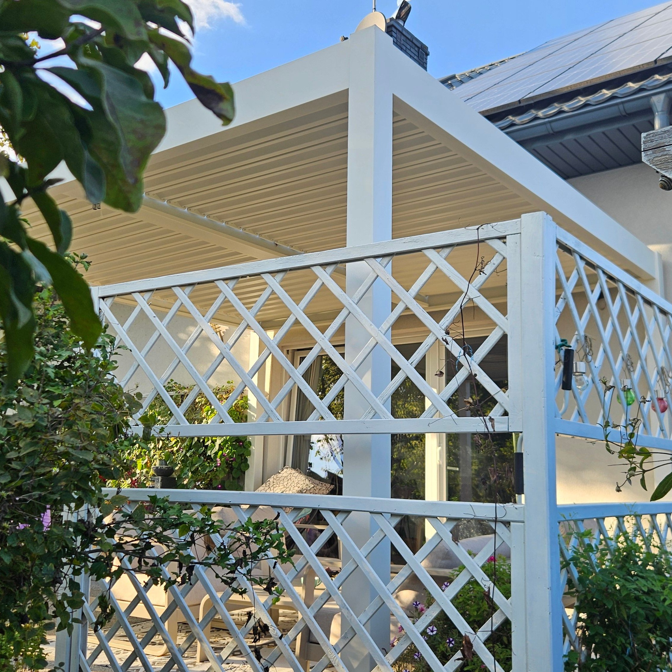Hliníková pergola Gutroof ELEGANCE DUO 3,6x4 m bílá fotografie realizace 3