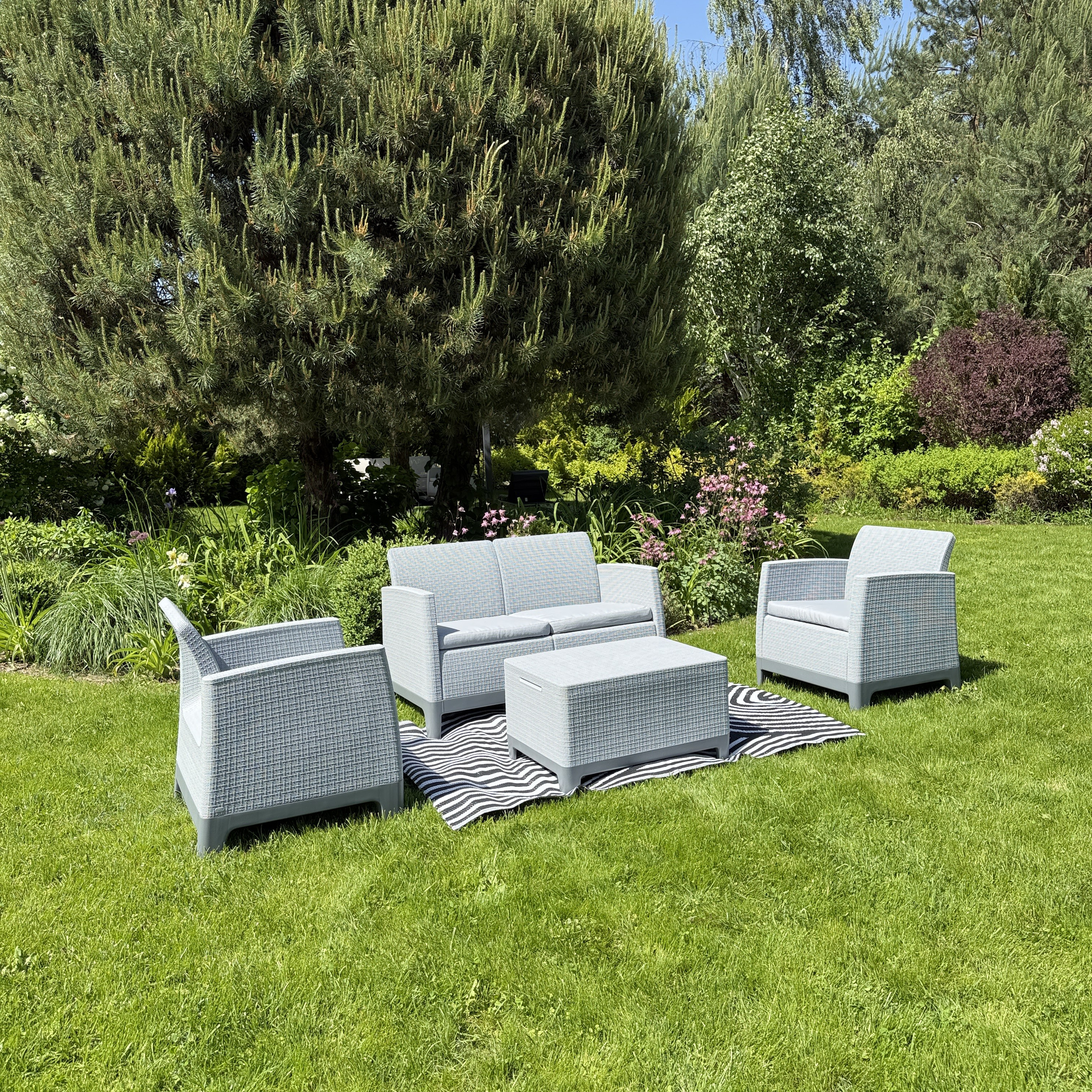 Zahradní nábytek Scandi Forma Ash Grey-Storm Grey/ Světle šedá - Keter fotografie realizace 2