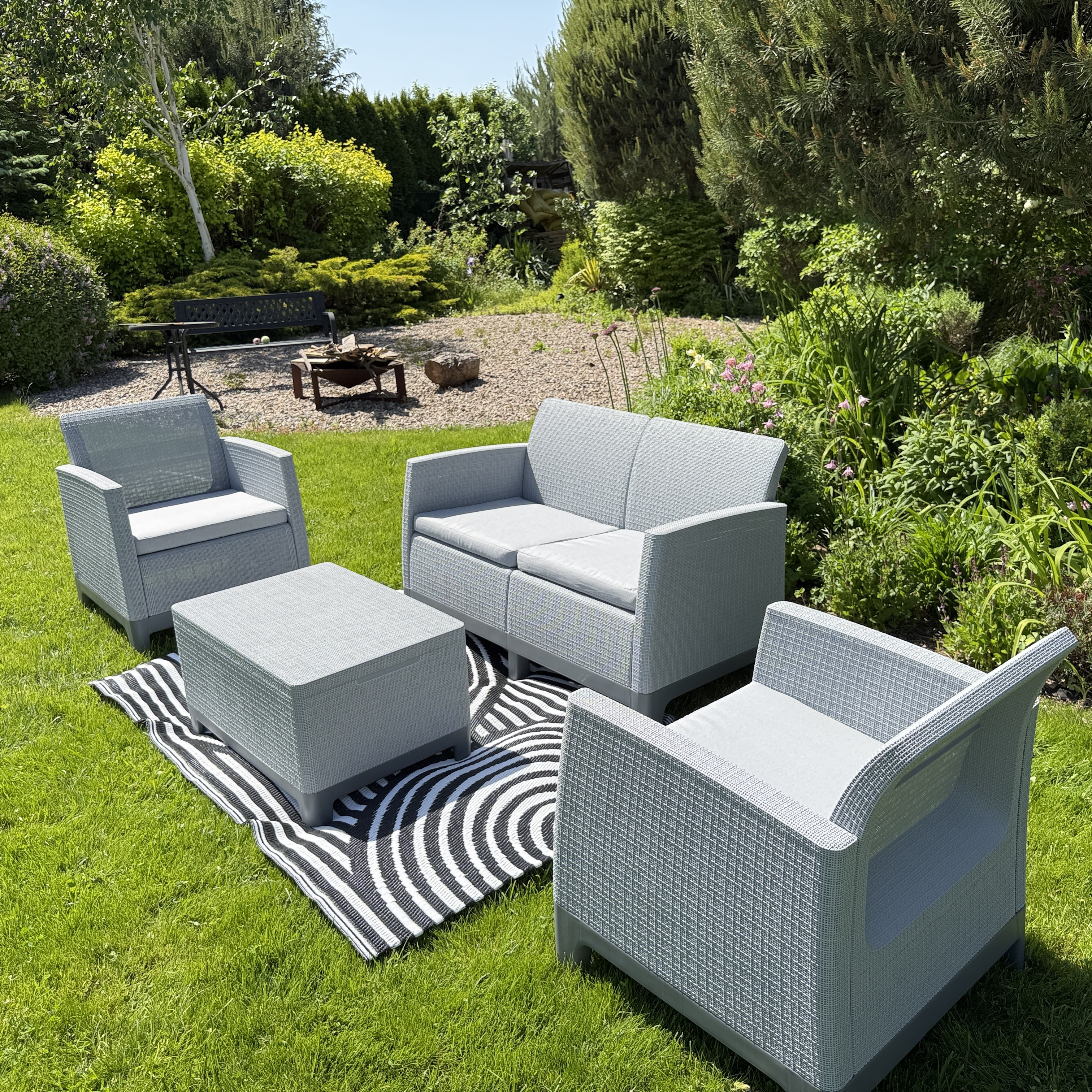 Zahradní nábytek Scandi Forma Ash Grey-Storm Grey/ Světle šedá - Keter fotografie realizace 3