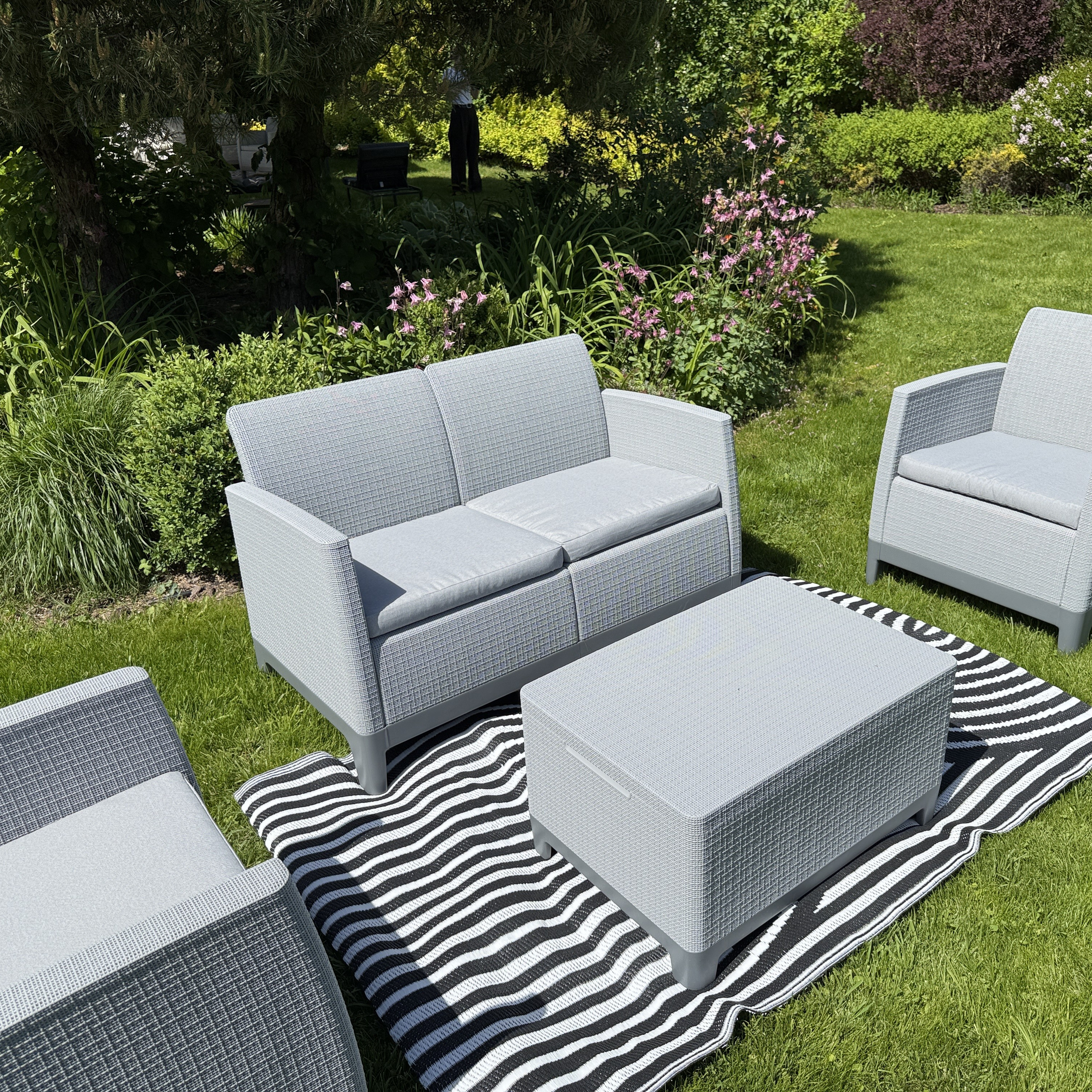 Zahradní nábytek Scandi Forma Ash Grey-Storm Grey/ Světle šedá - Keter fotografie realizace 5