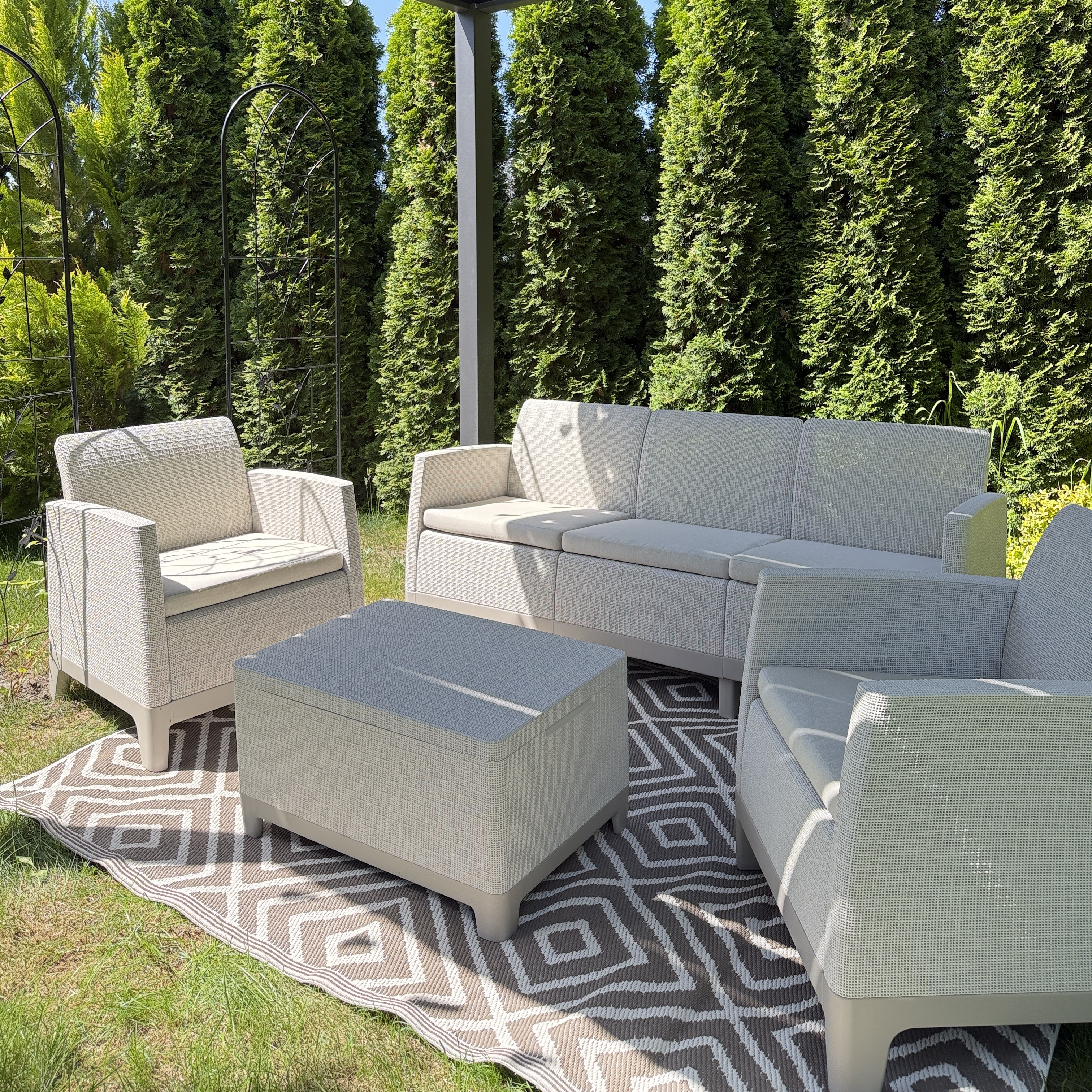 Zahradní nábytek Scandi Forma Pebble Grey-Soft Beige/oat - Keter fotografie realizace 4