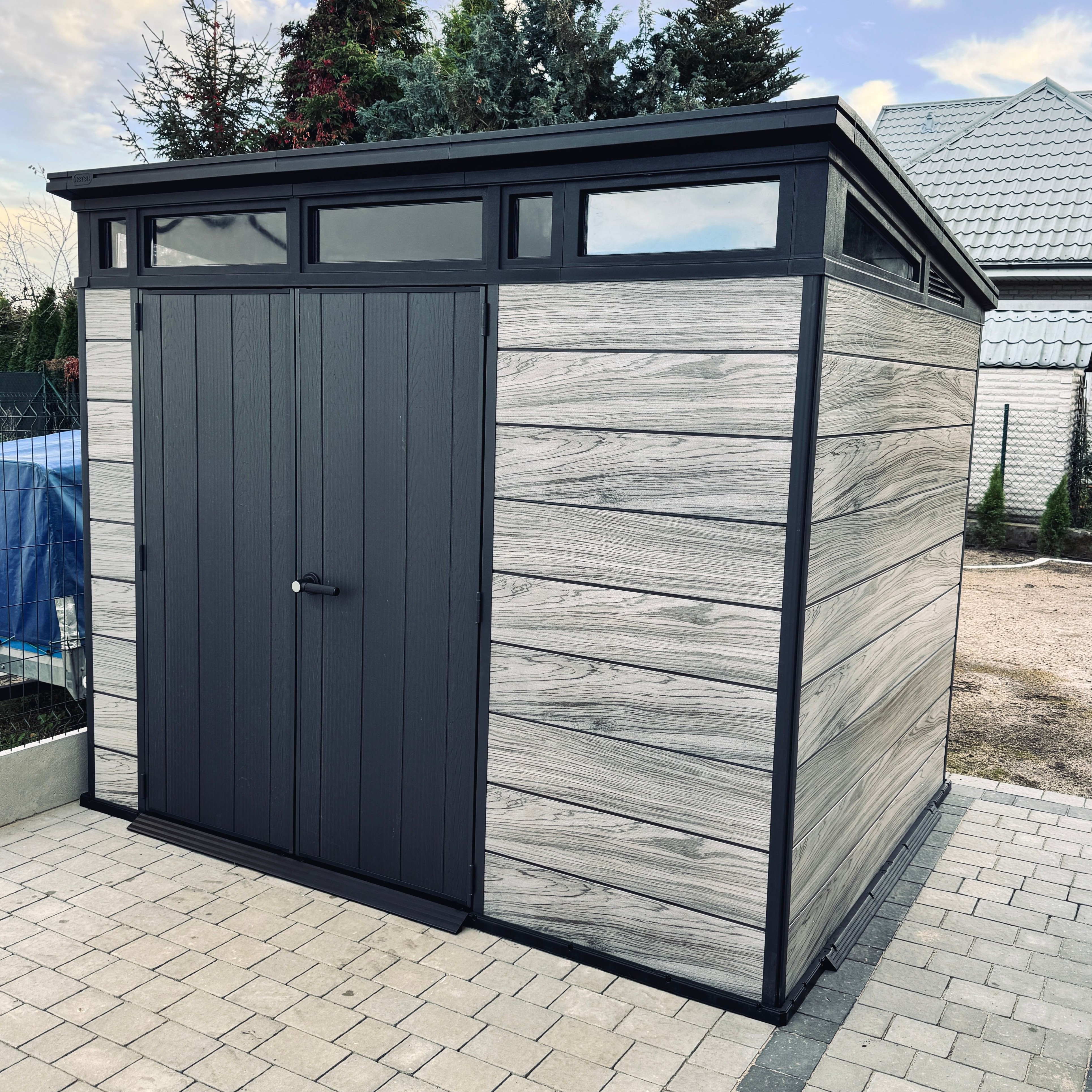 Zahradní domek PENTHOUSE 9x7 STORM GREY Signature Collection - Keter fotografie realizace 3