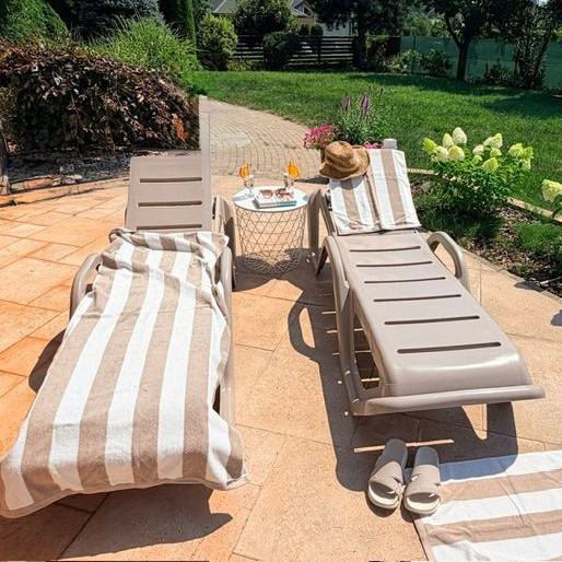 Zahradní lehátka MONOBLOCK Taupe SET 2 KS New - Bjorkka fotografie realizace 1