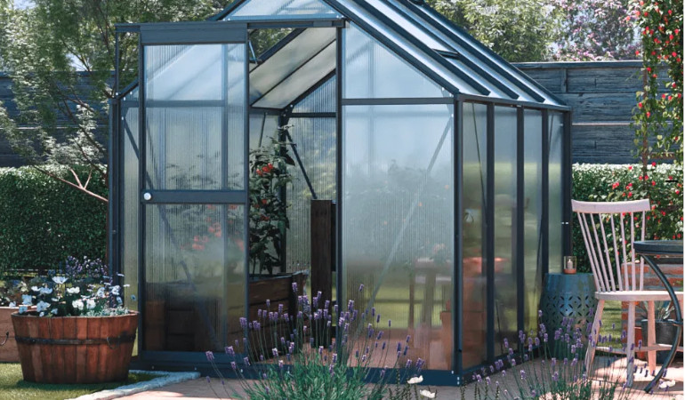 Polykarbonátový skleník Slide-In 183x245cm černý - Cultivo na zahradě, uspořádané, osázené truhlíky a rostlinami.
